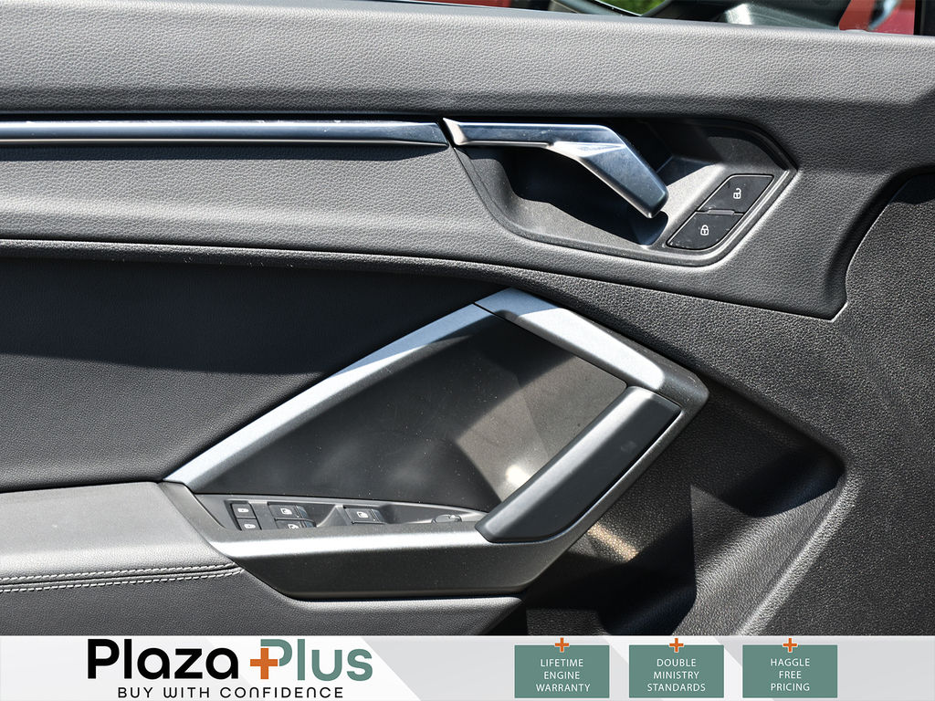 2021 Audi Q3 Progressiv CRAZY LOW KM | CLEAN CARFAX | AWD | PANORAMIC SUNROOF | POWER TAILGATE | SO MUCH MORE!