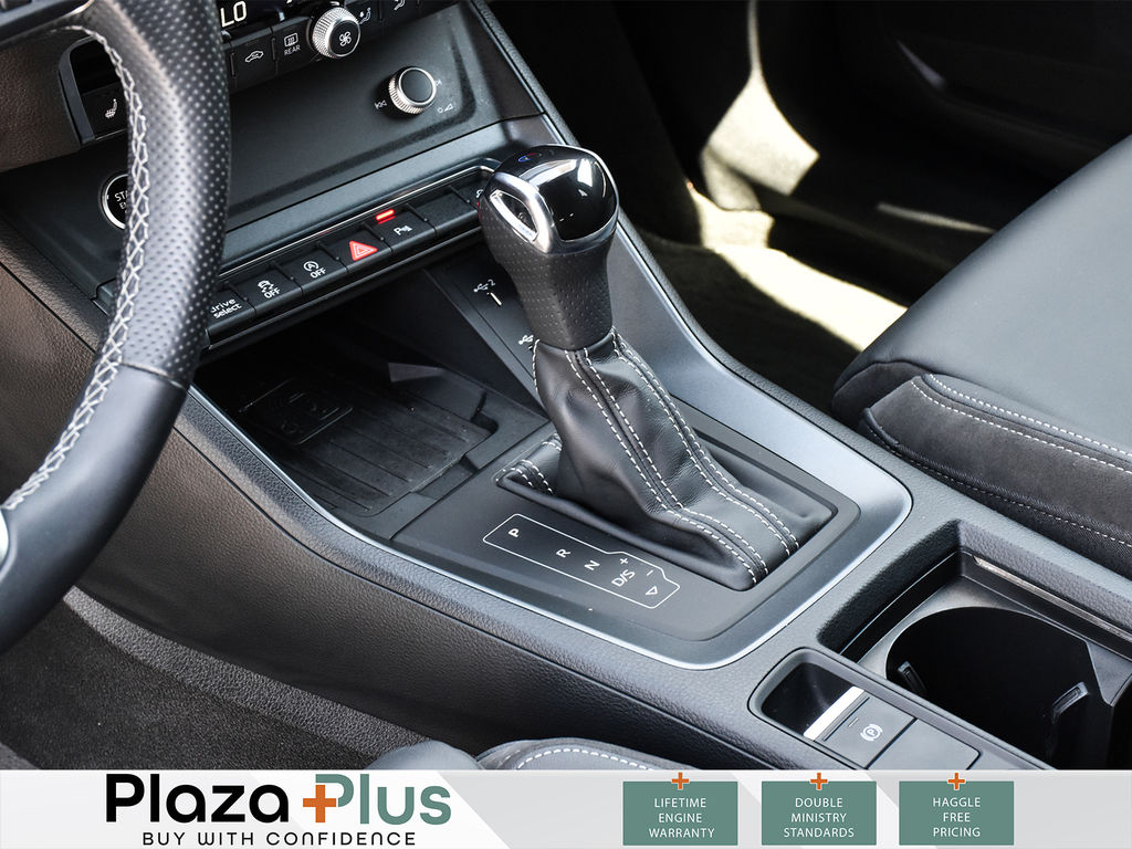 2021 Audi Q3 Progressiv CRAZY LOW KM | CLEAN CARFAX | AWD | PANORAMIC SUNROOF | POWER TAILGATE | SO MUCH MORE!