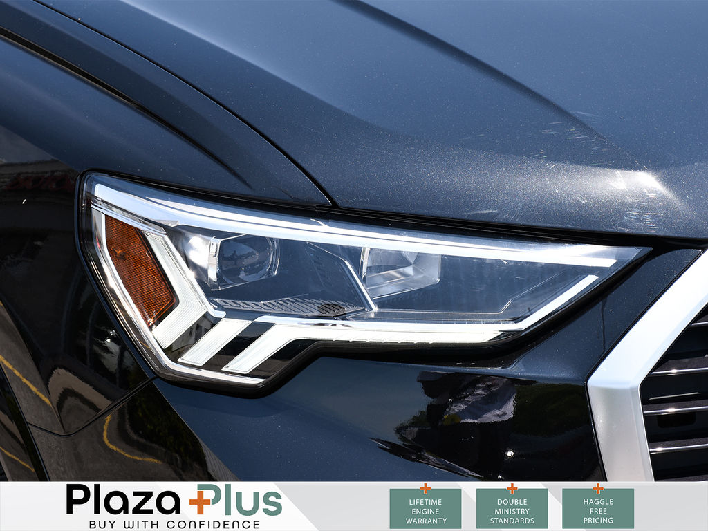 2021 Audi Q3 Progressiv CRAZY LOW KM | CLEAN CARFAX | AWD | PANORAMIC SUNROOF | POWER TAILGATE | SO MUCH MORE!