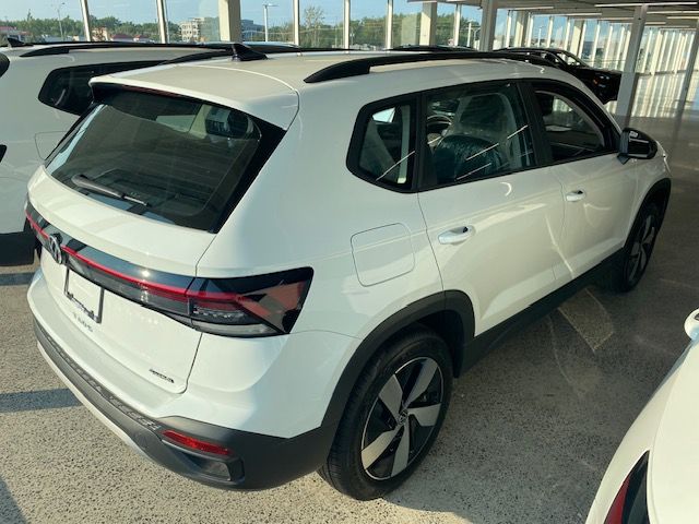Photo 2026 Volkswagen Taos Trendline #4