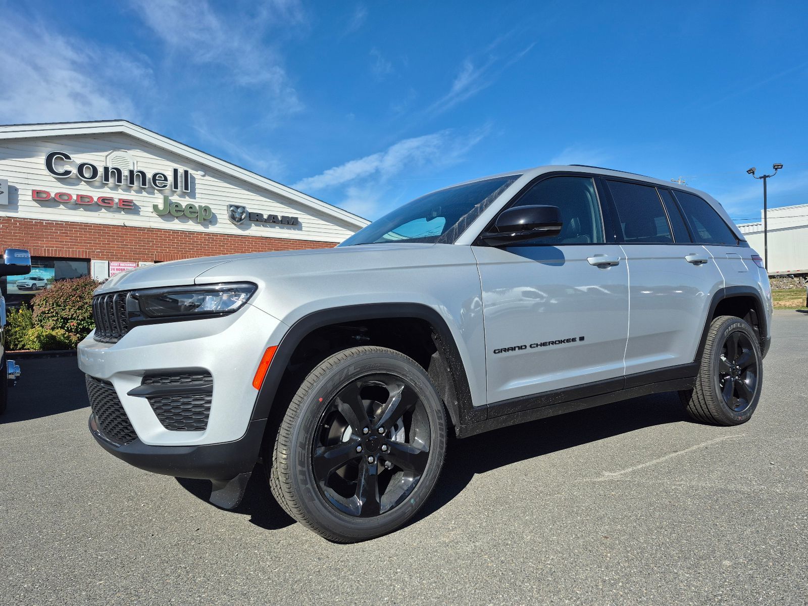 2025 Jeep Grand Cherokee LAREDO ALTITUDE