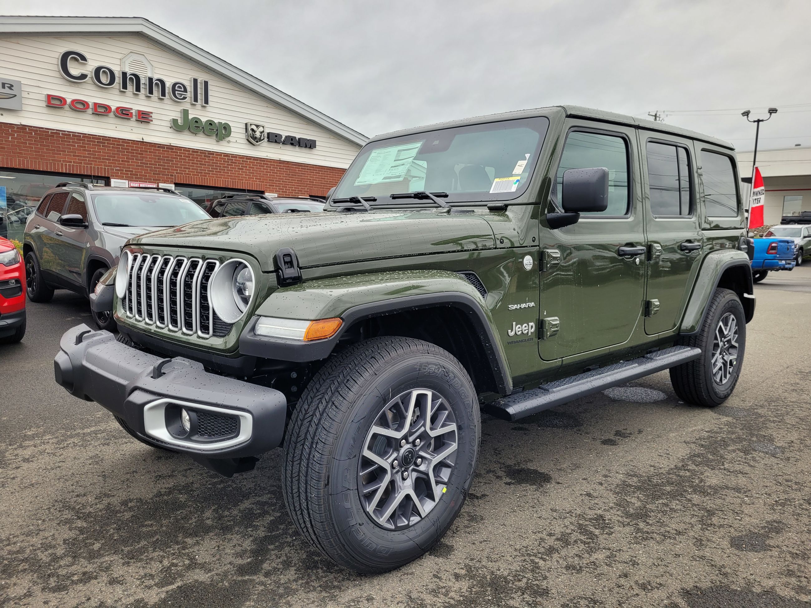 Connell Chrysler à Woodstock Jeep Wrangler 4 Door Sahara 2024 24008