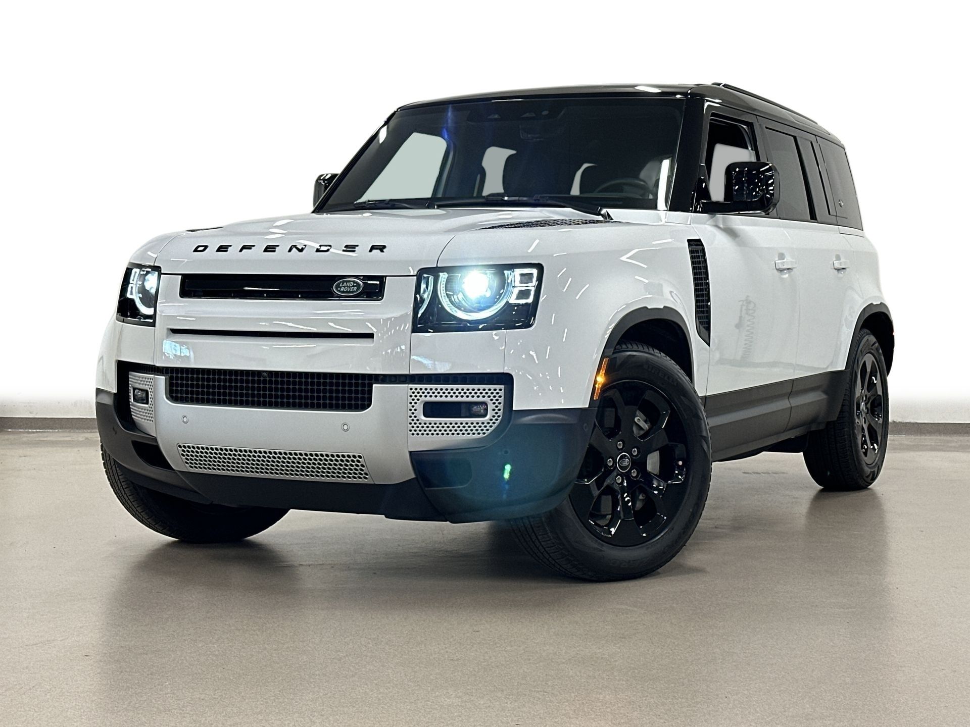 https://img.sm360.ca/images/inventory/decarie-motors/land-rover/defender/2023/30584788/30584788_00614_f0abb4d1346cf9b217b93727cec99a8b.jpg
