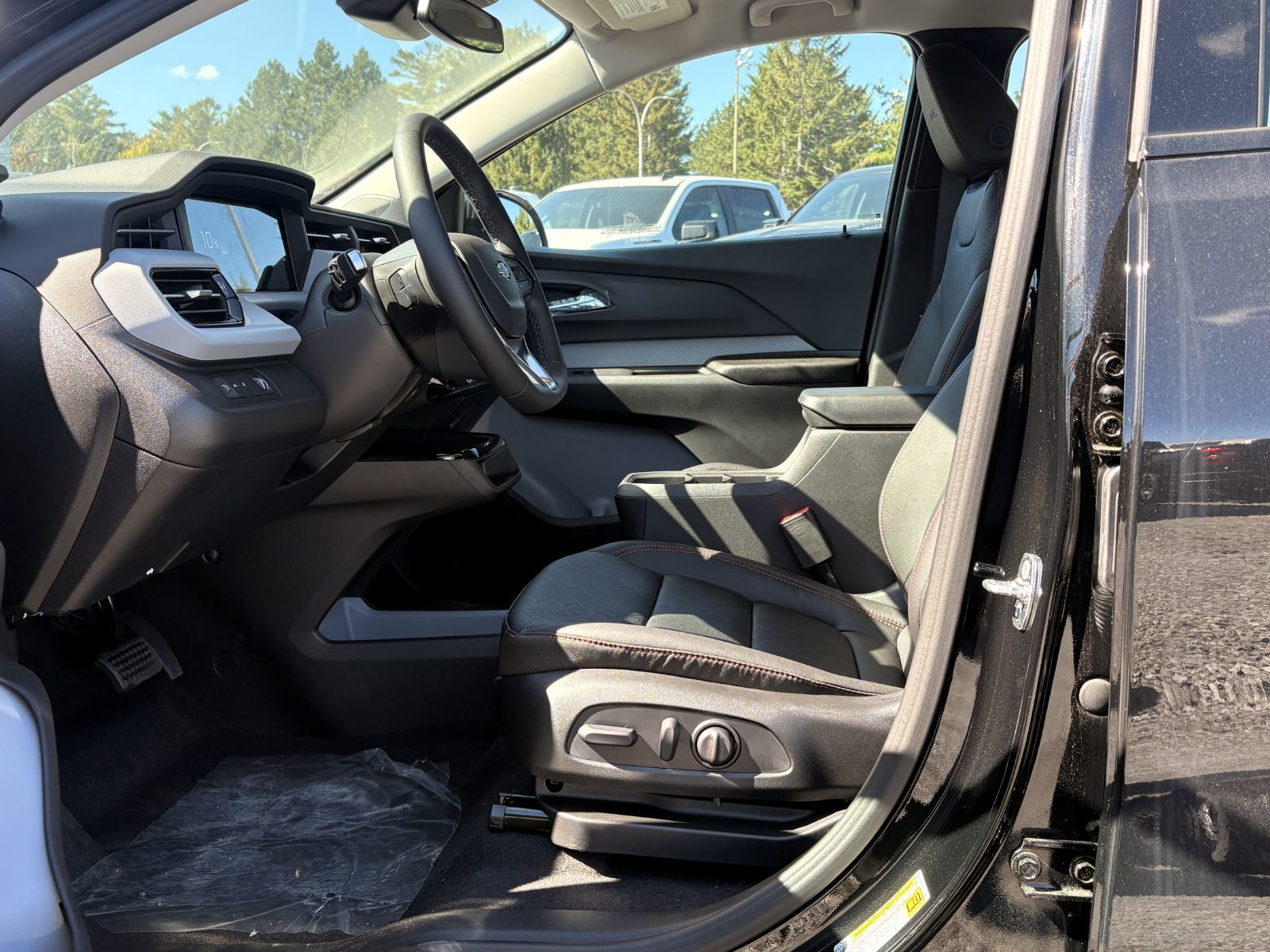 Photo 2027 Chevrolet Bolt RS #8