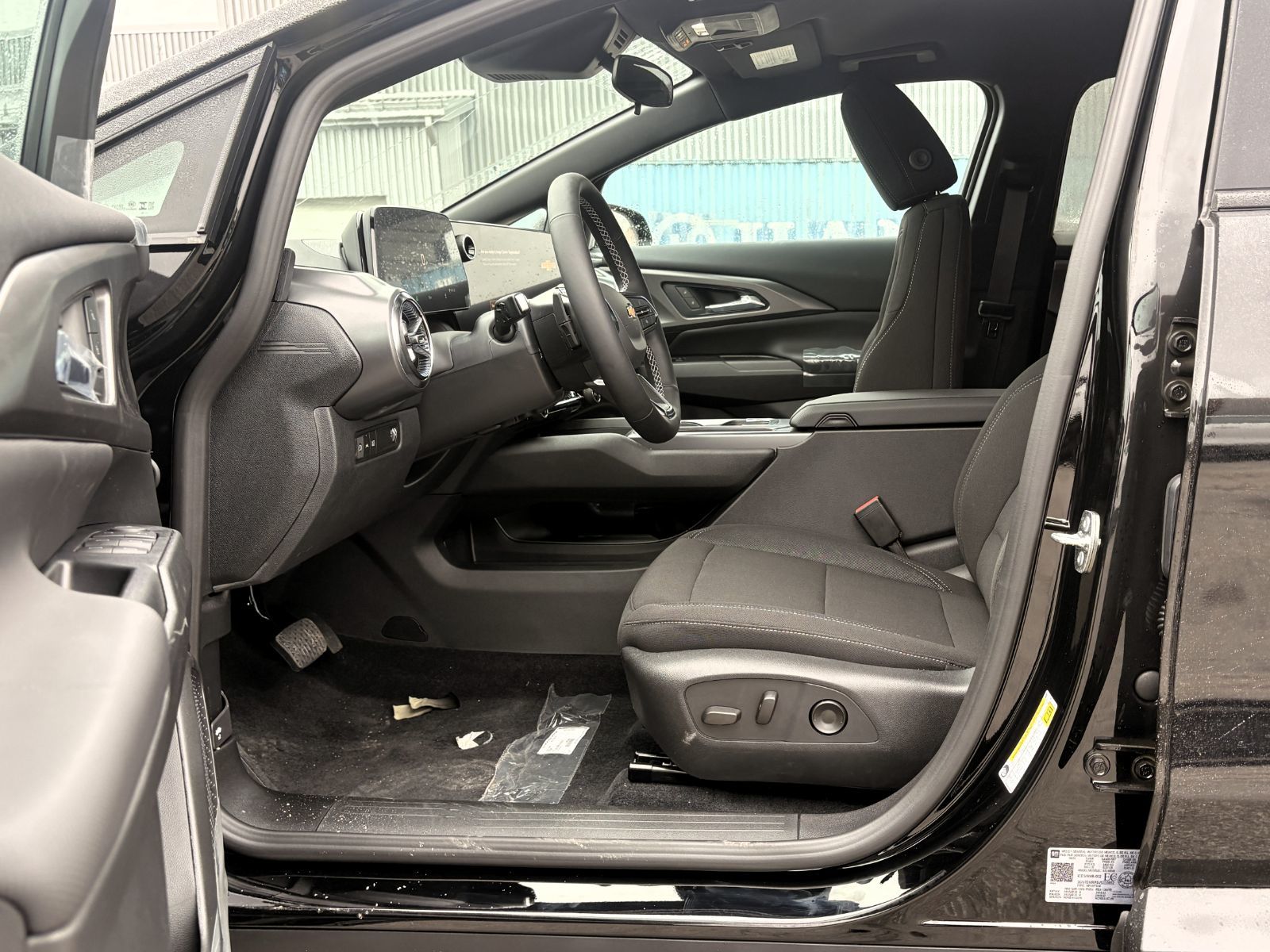 Photo 2027 Chevrolet Equinox EV LT1 #8