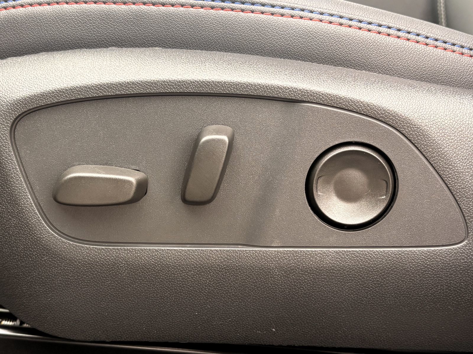 Photo 2027 Chevrolet Equinox EV RS #8
