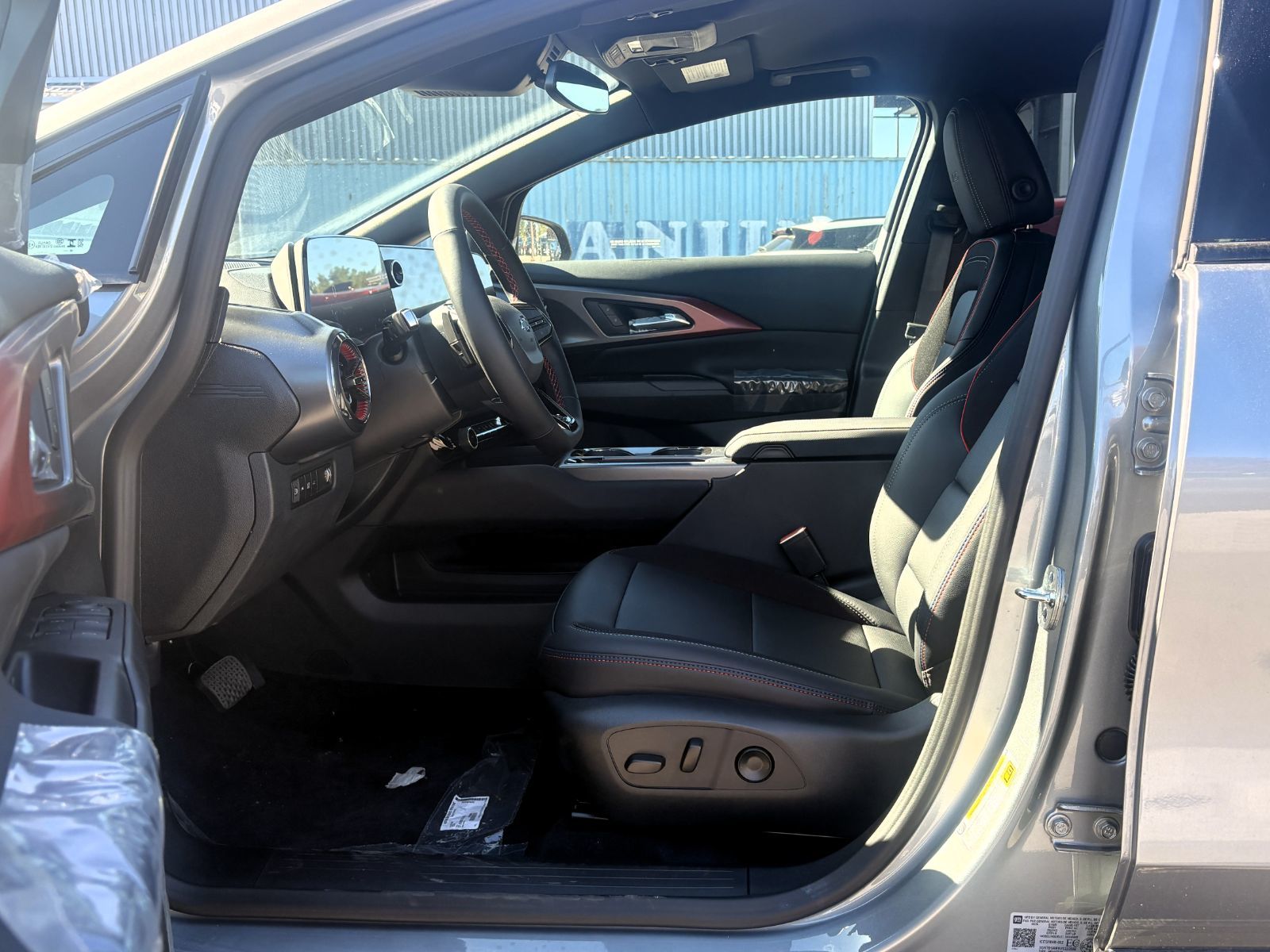 Photo 2027 Chevrolet Equinox EV RS #8