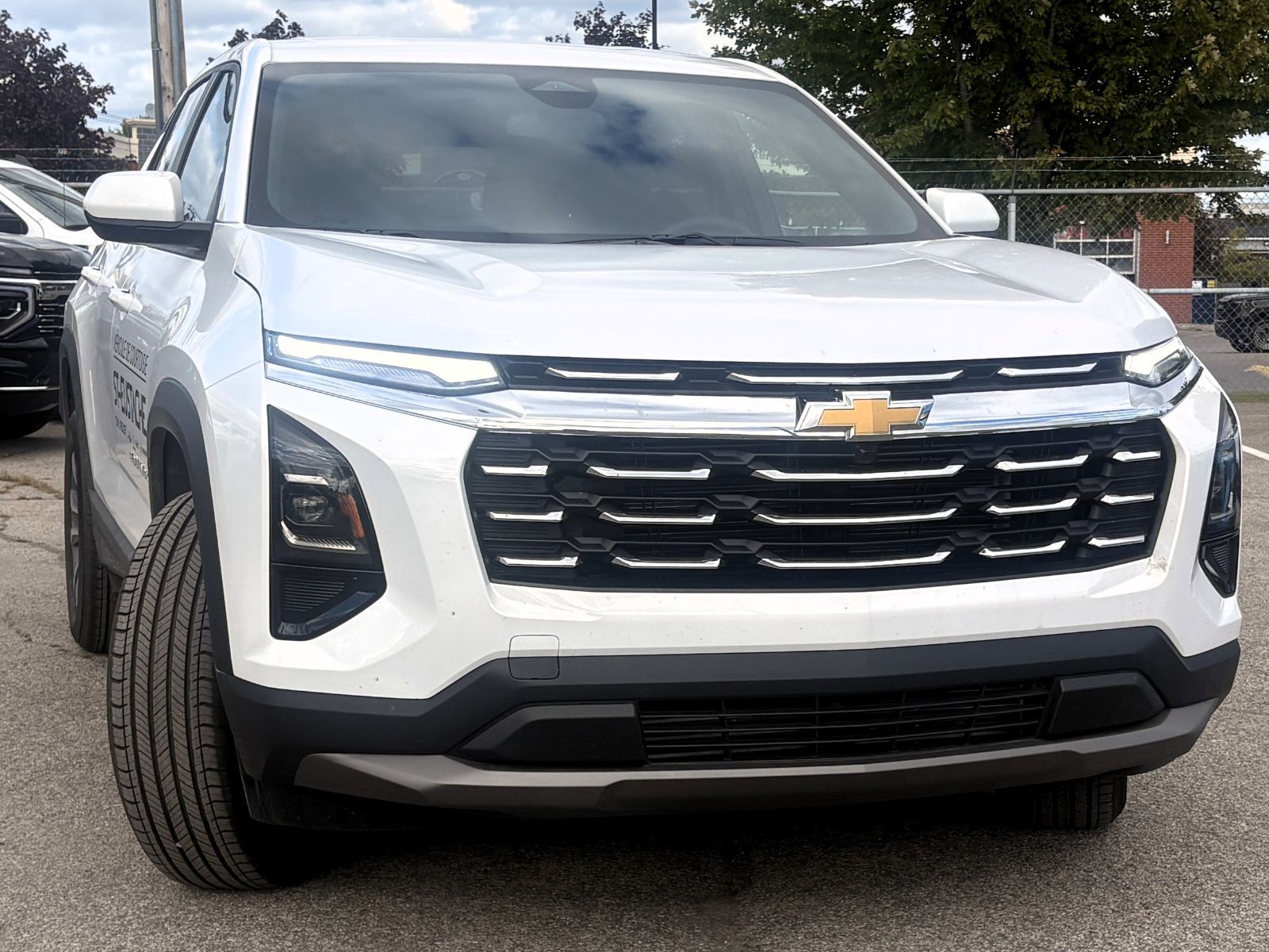 Photo 2027 Chevrolet Equinox LT #2