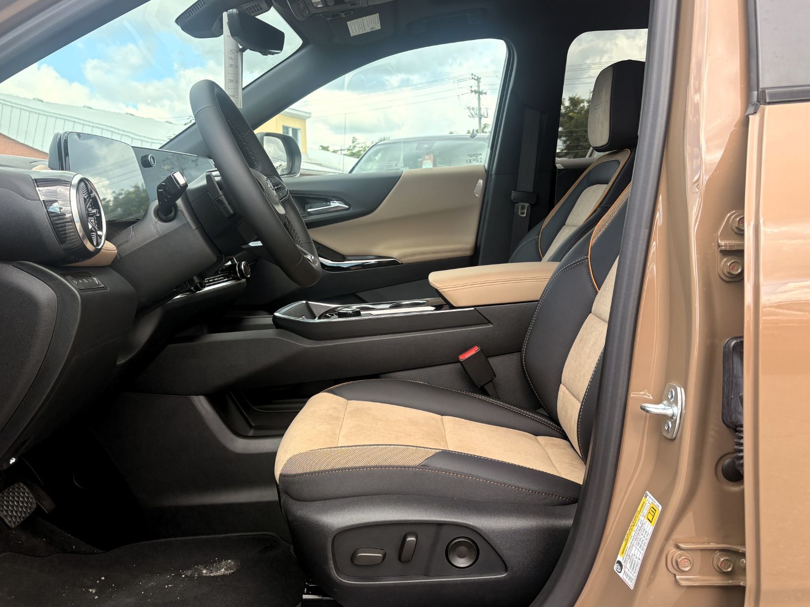 Photo 2027 Chevrolet Equinox ACTIV #8