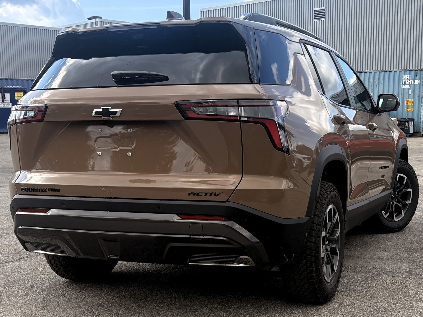 Photo 2027 Chevrolet Equinox ACTIV #4