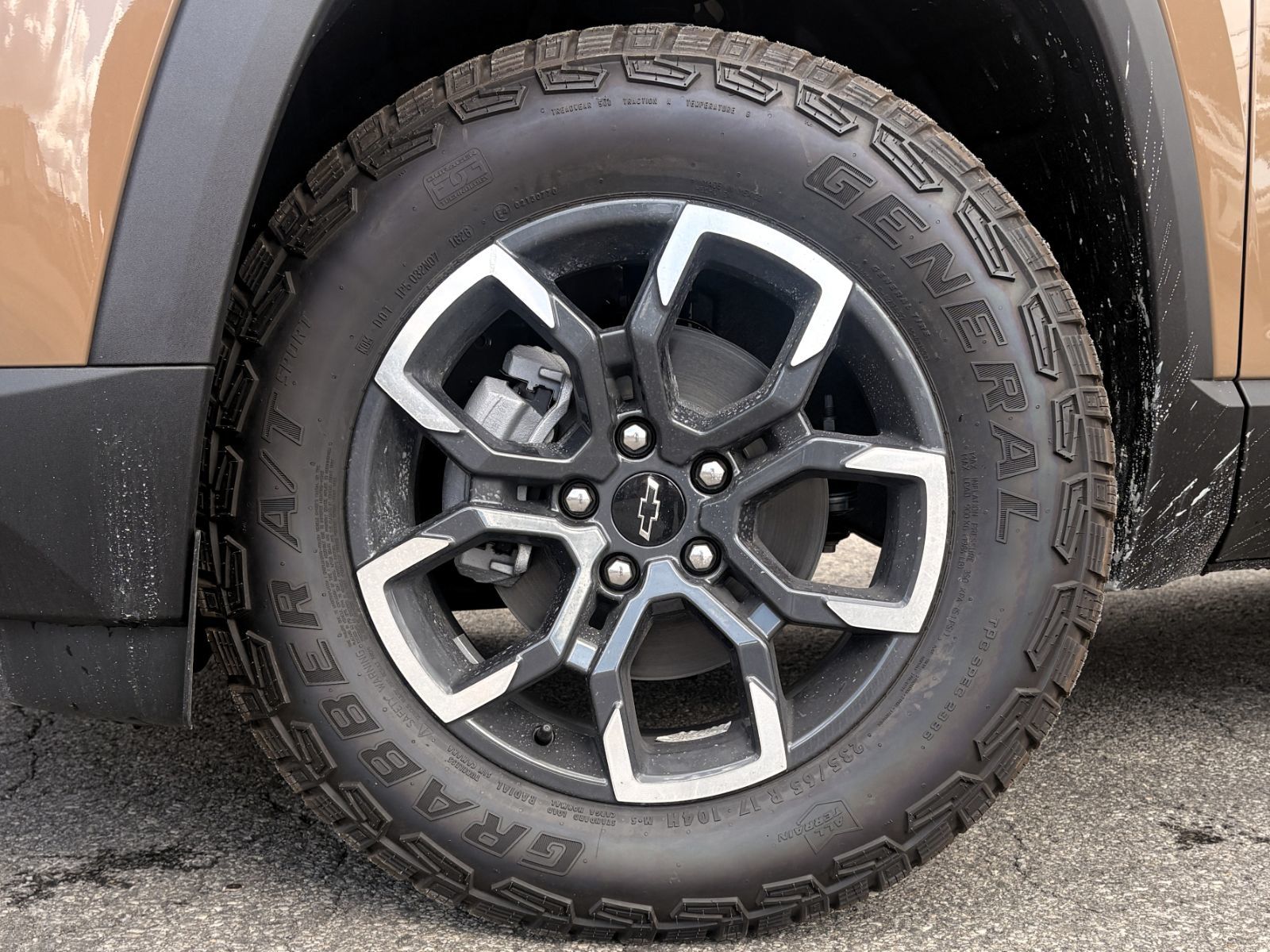 Photo 2027 Chevrolet Equinox ACTIV #7