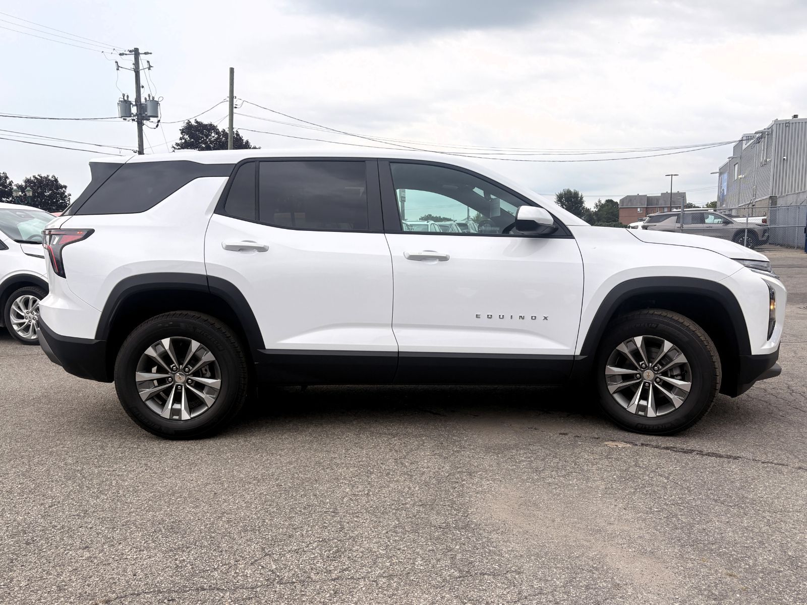 Photo 2027 Chevrolet Equinox LT #3