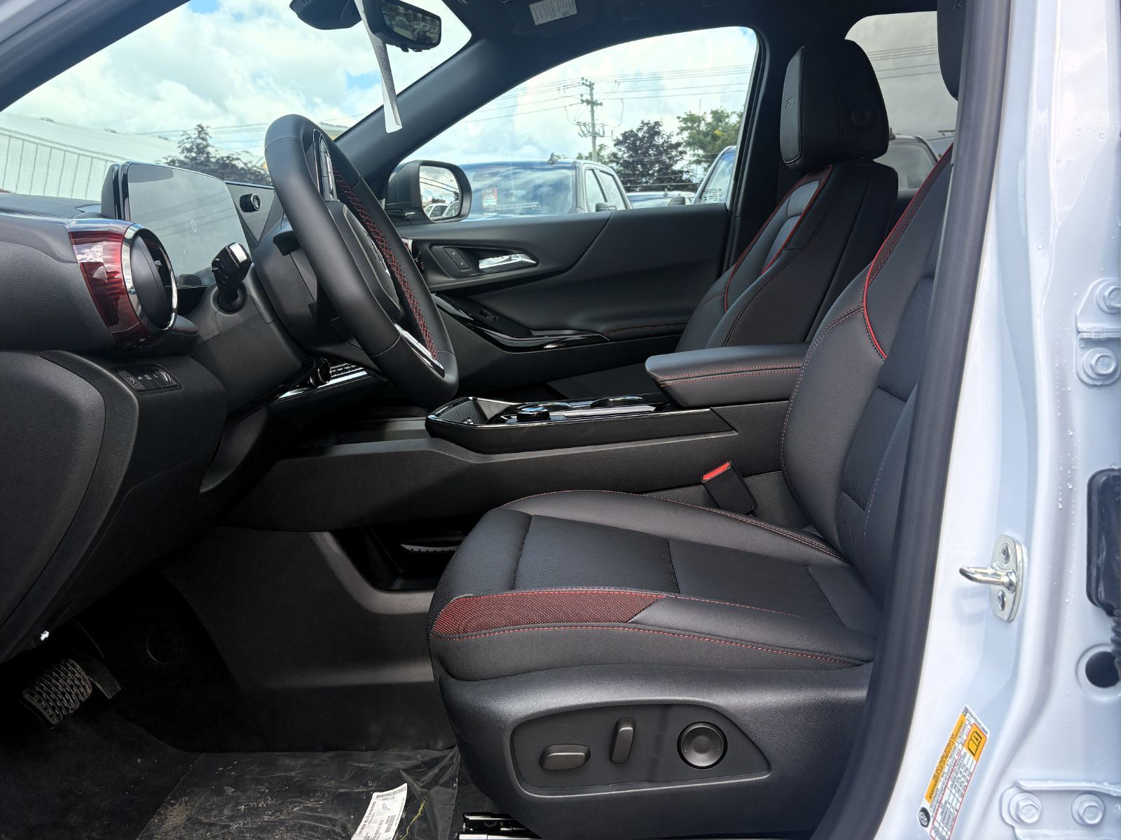 Photo Chevrolet Equinox RS 2027 #8
