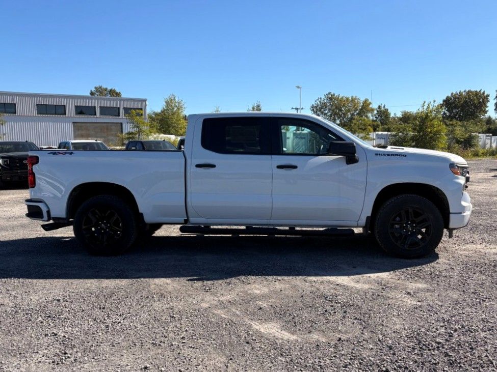 Photo Chevrolet Silverado 1500 Custom 2026 #3