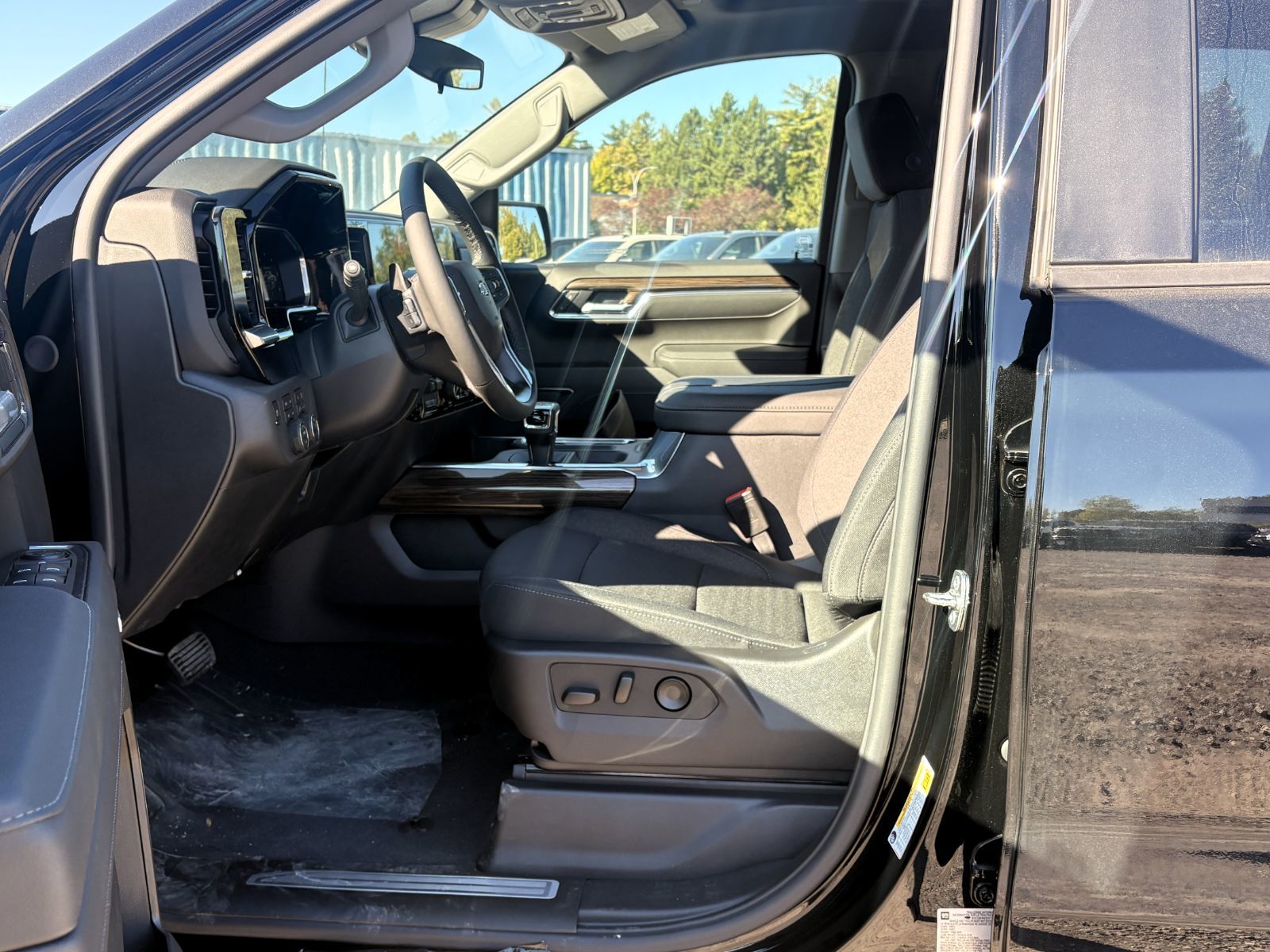 Photo 2026 Chevrolet Silverado 1500 LT Trail Boss #8