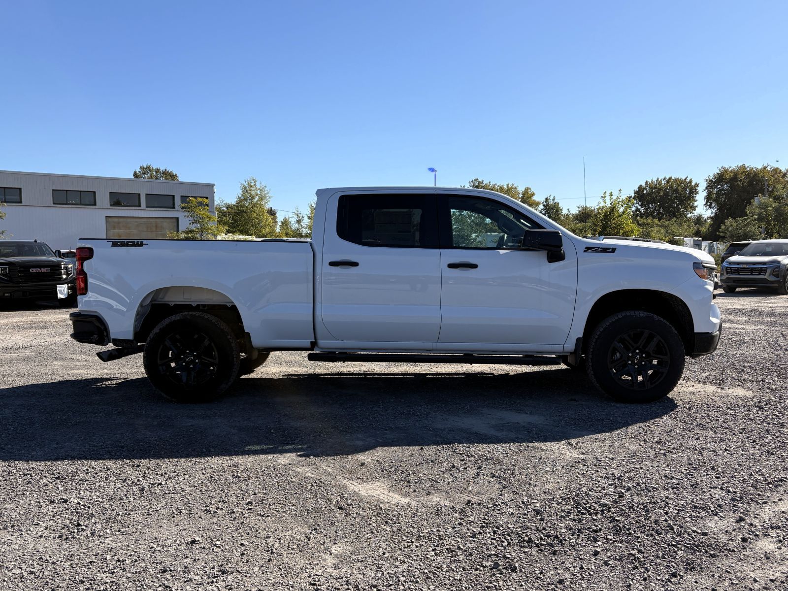 Photo 2026 Chevrolet Silverado 1500 Custom Trail Boss #3