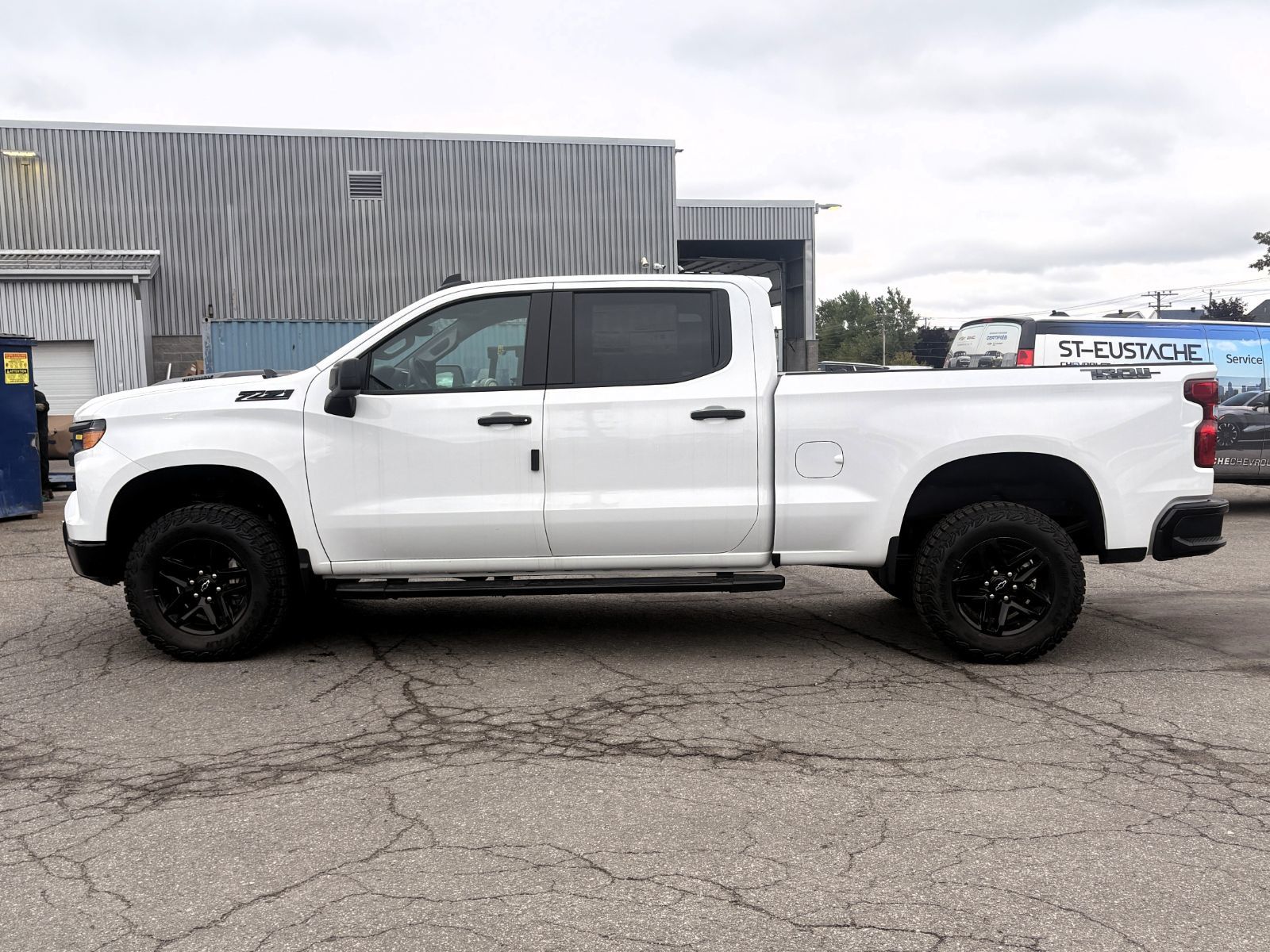 Photo Chevrolet Silverado 1500 Custom Trail Boss 2026 #6