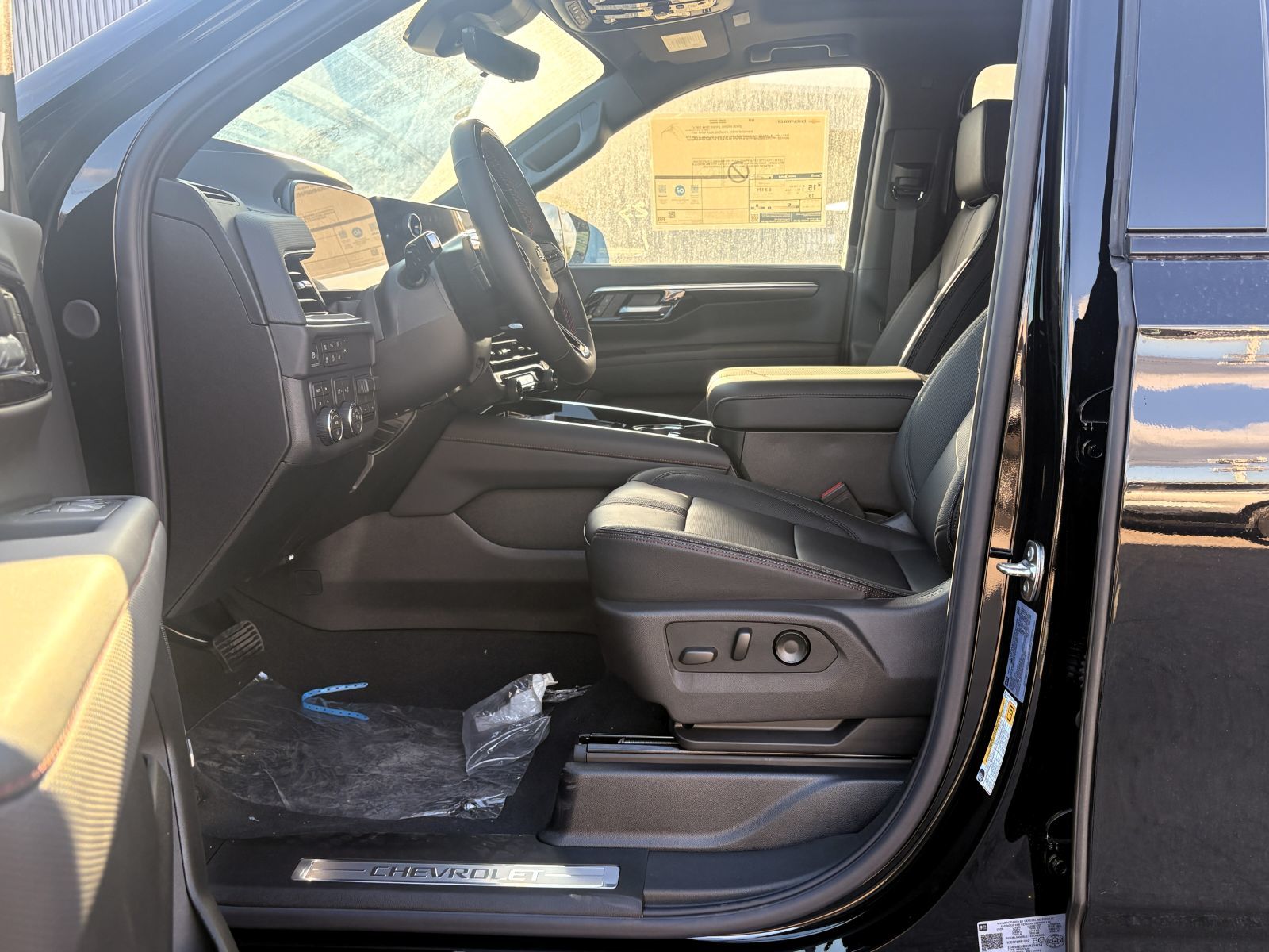 Photo 2027 Chevrolet SUBURBAN RST 4RM #7