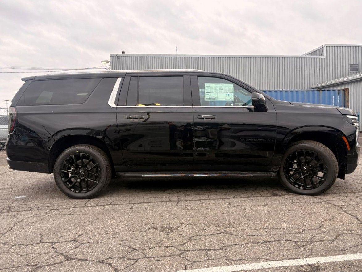 Photo Chevrolet Suburban Premier 2026 #3