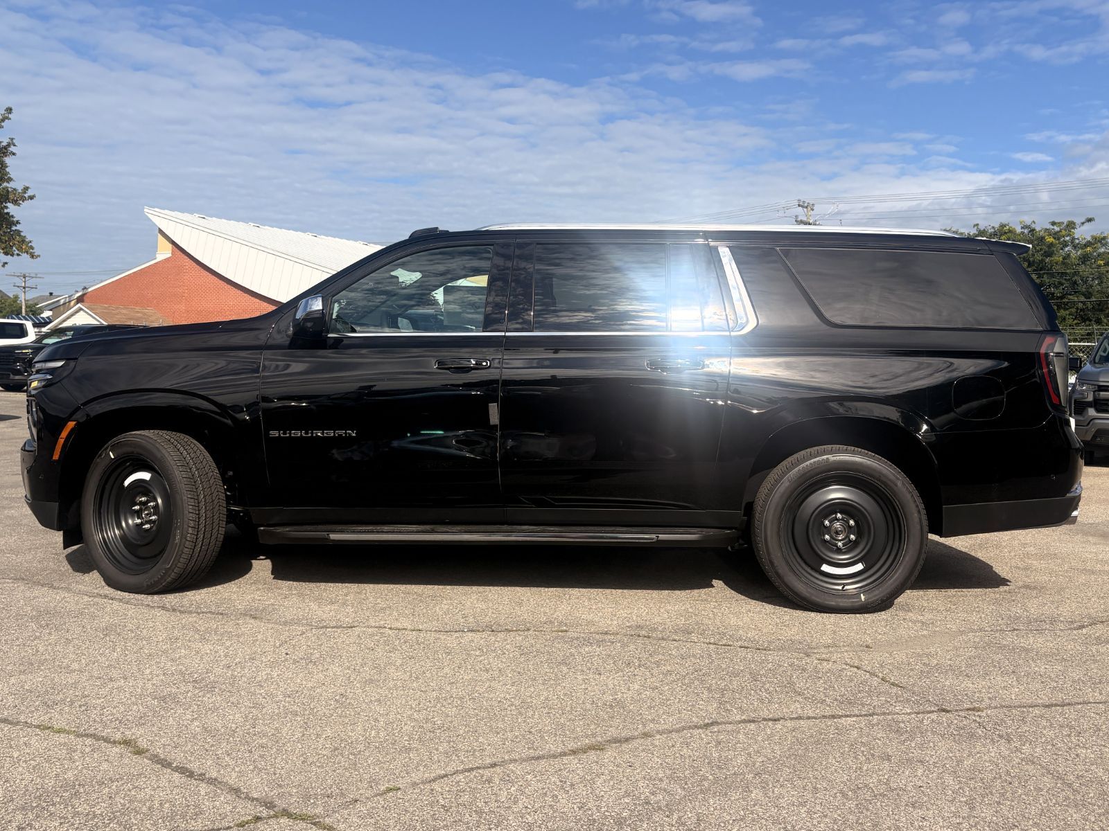 Photo 2026 Chevrolet Suburban Premier #6