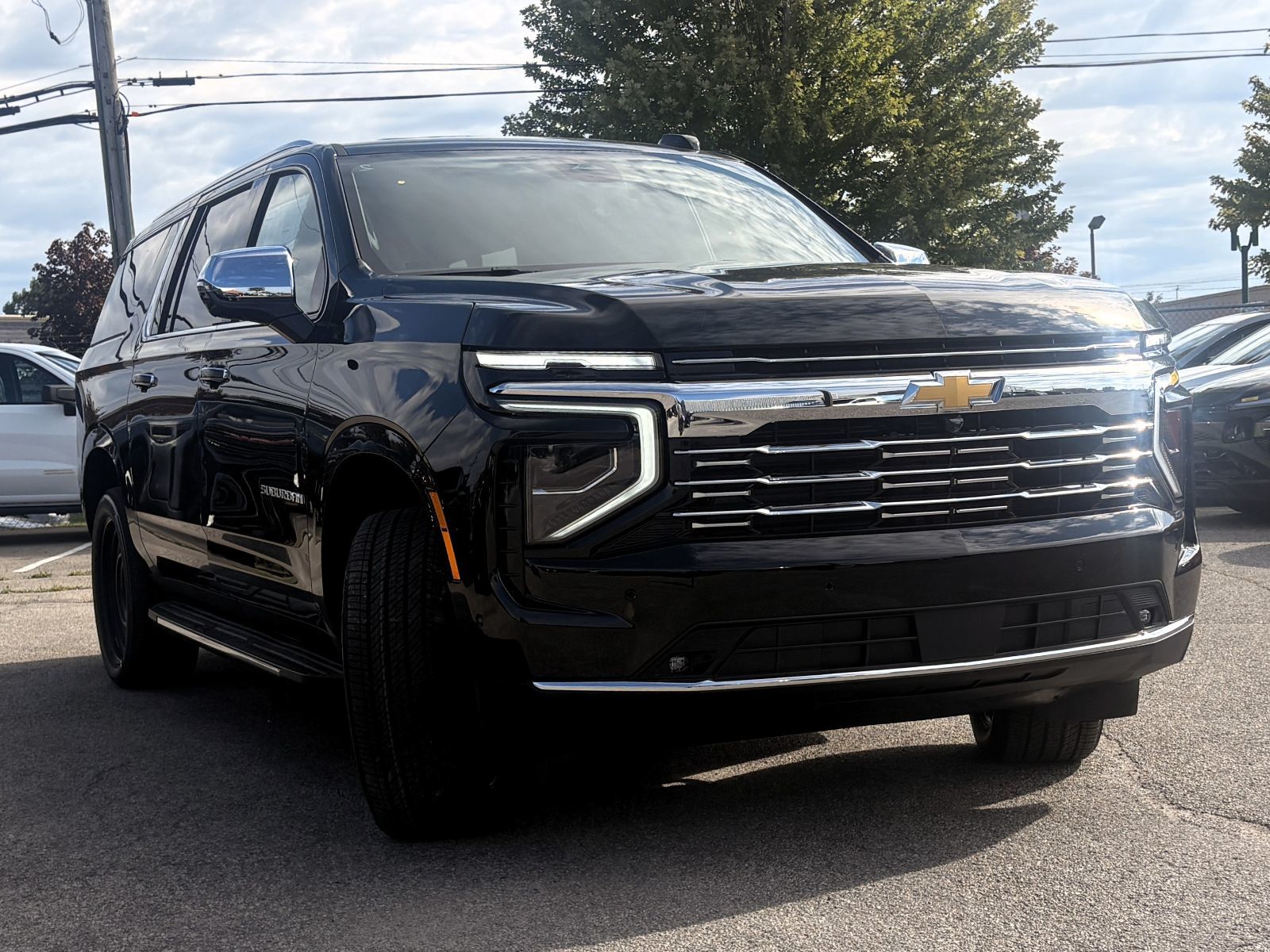 Photo 2026 Chevrolet Suburban Premier #2