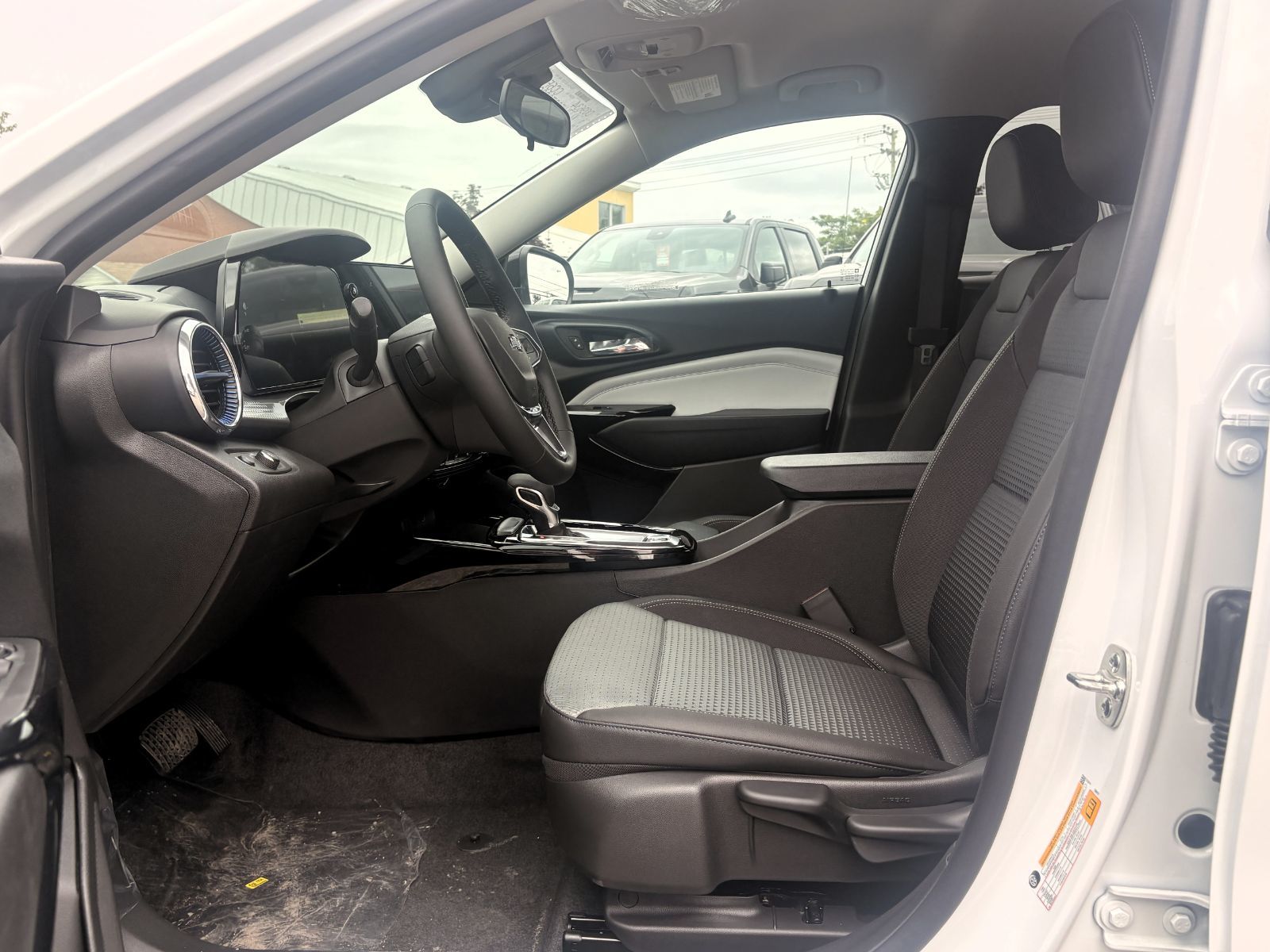 Photo 2026 Chevrolet Trax LT #8
