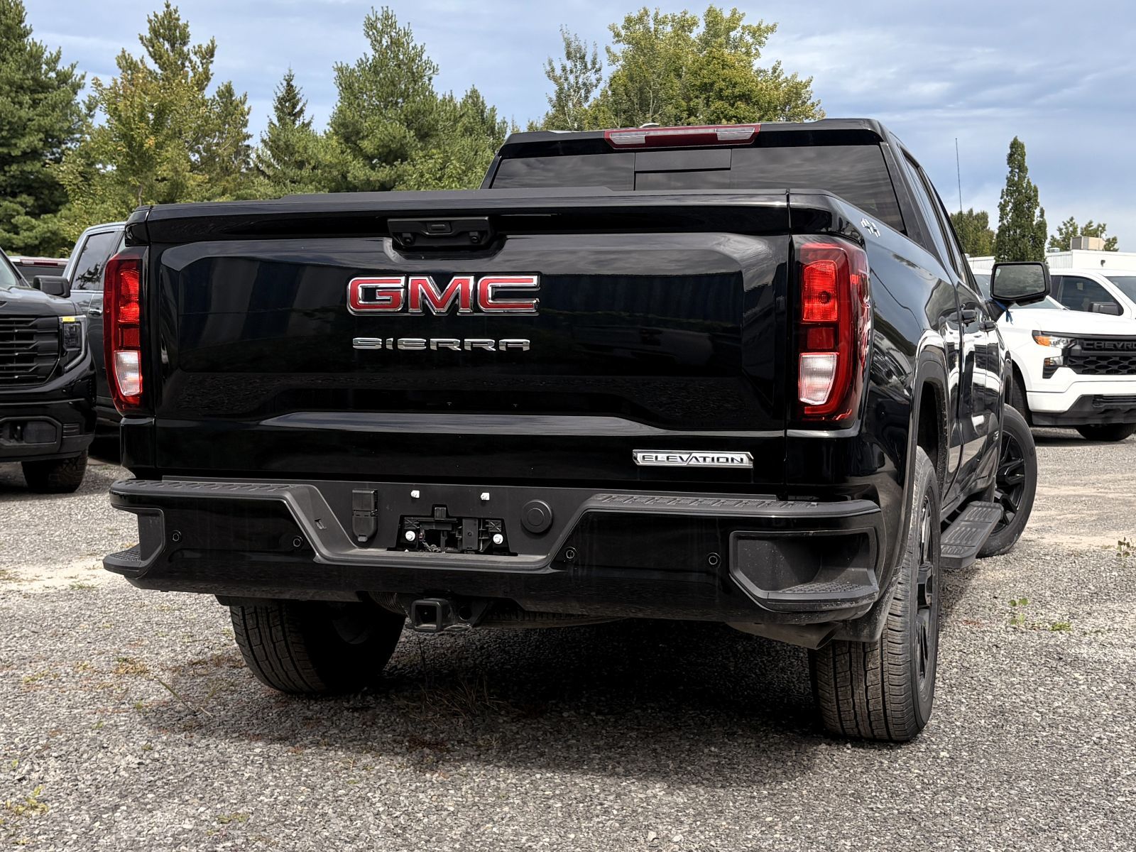 Photo GMC K1500 SIERRA CREW CAB ELEVATION STD/BOX (3SB) ELEVATION 2026 #4