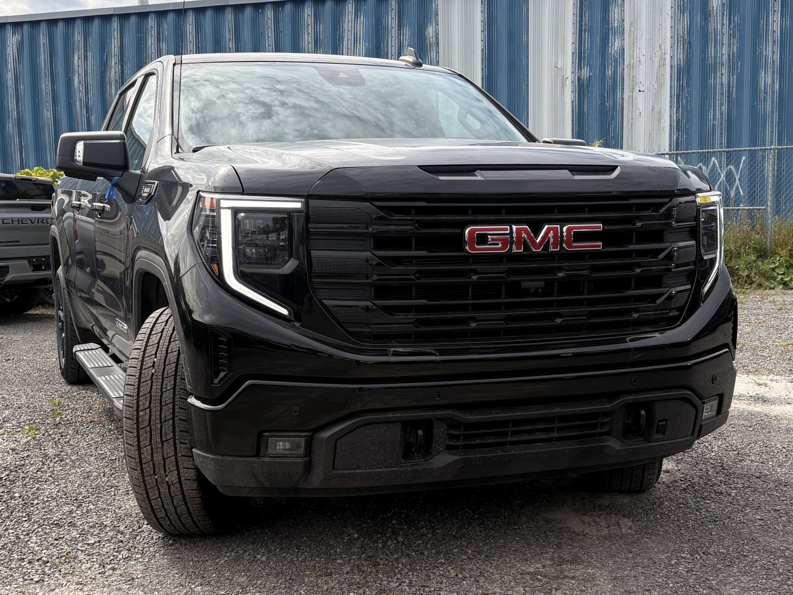 Photo GMC K1500 SIERRA CREW CAB ELEVATION STD/BOX (3SB) ELEVATION 2026 #2