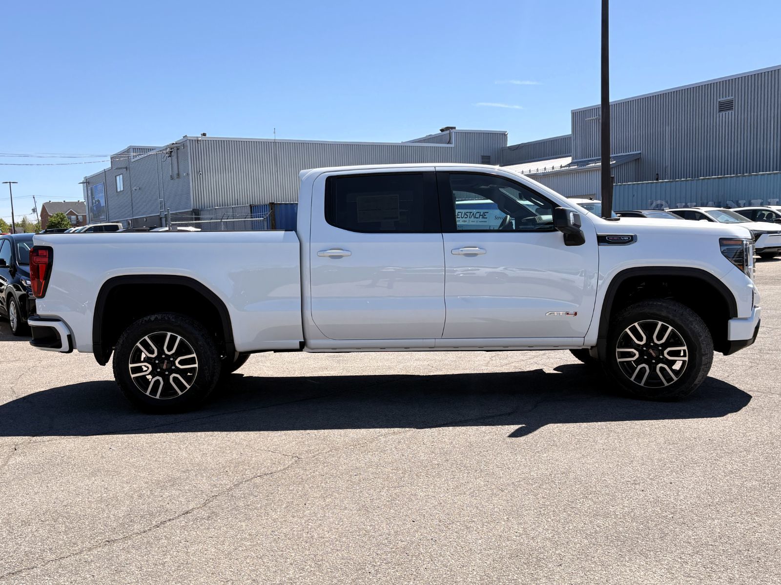 Photo 2026 GMC Sierra 1500 AT4 #2