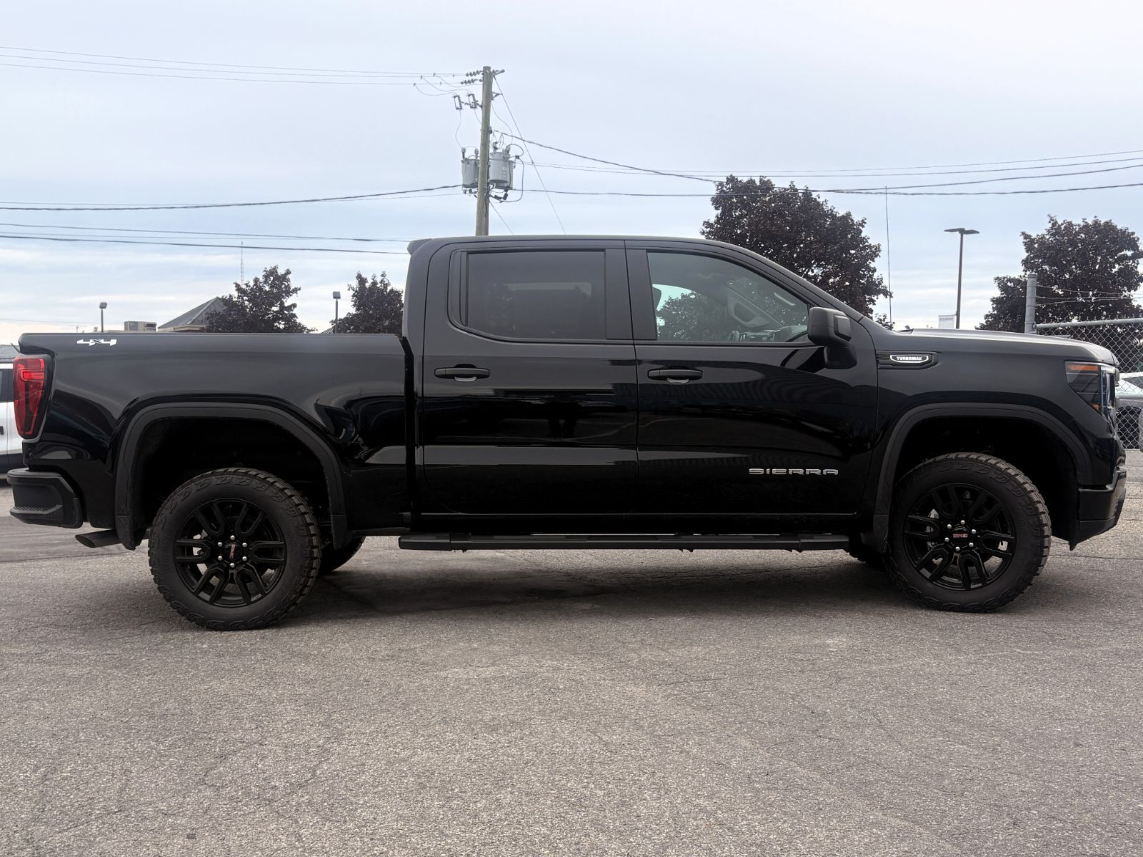 Photo GMC Sierra 1500 PRO 2026 #3