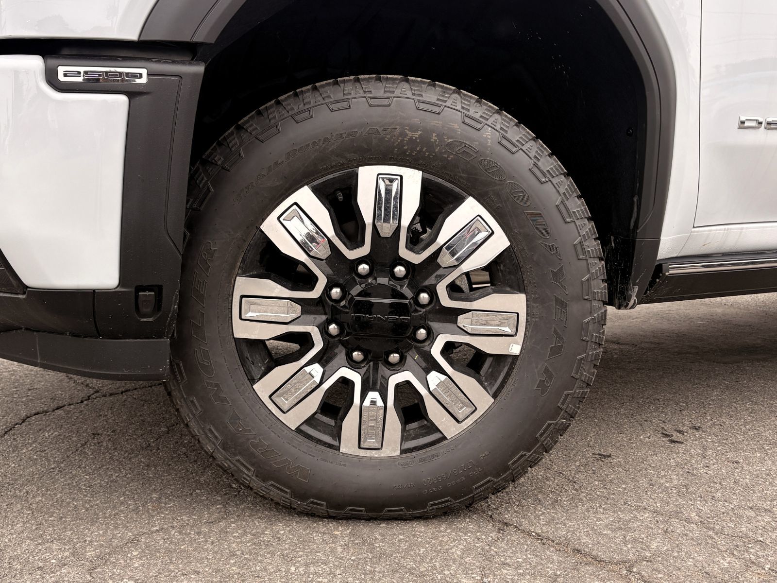 Photo GMC Sierra 2500 HD DENALI 2026 #6