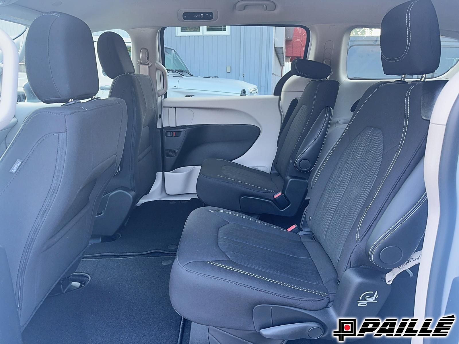 Chrysler Grand Caravan  2024 à Nicolet, Québec