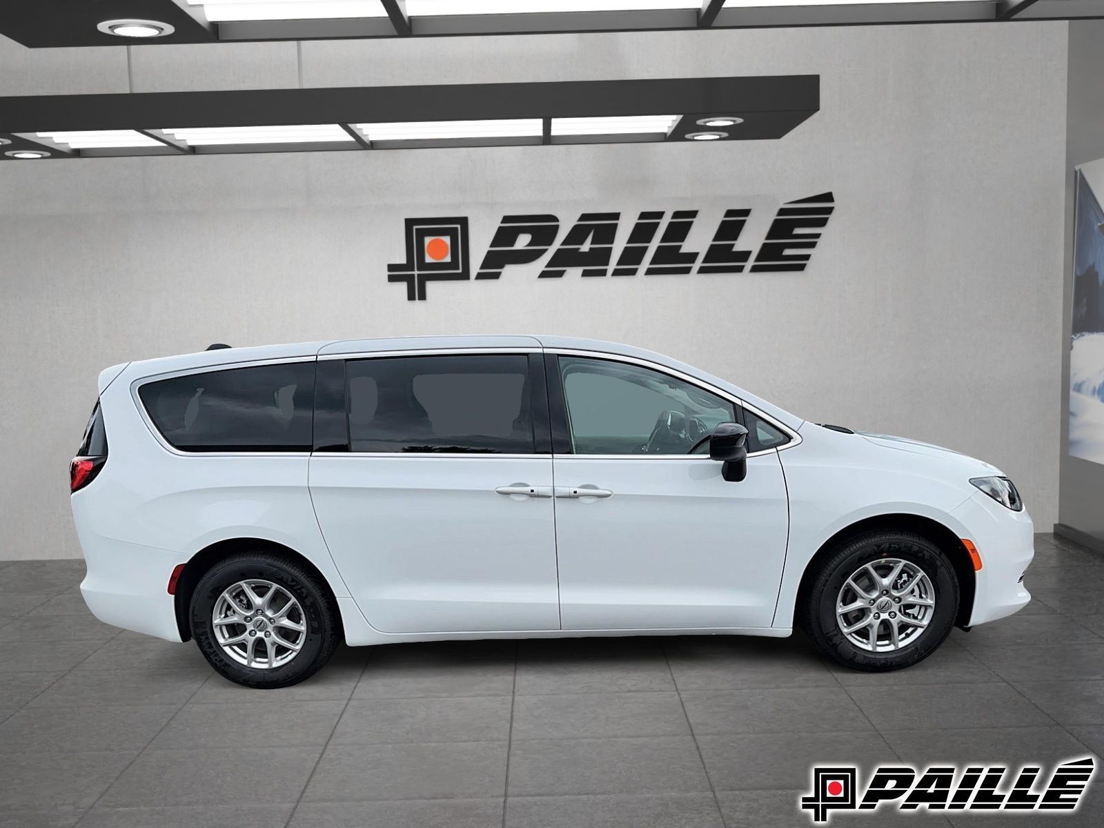2024 Chrysler Grand Caravan in Nicolet, Quebec