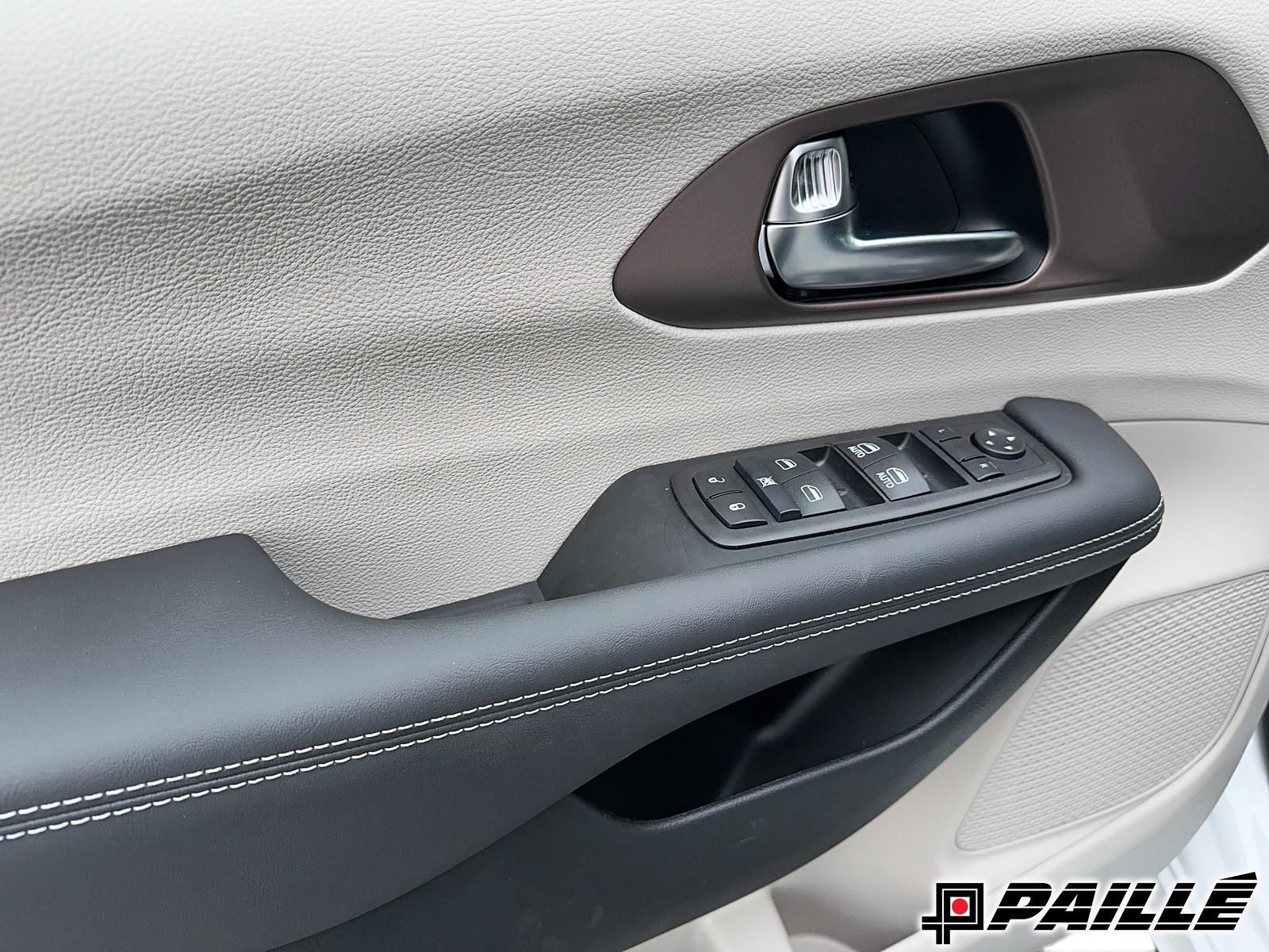 2024 Chrysler Grand Caravan in Nicolet, Quebec