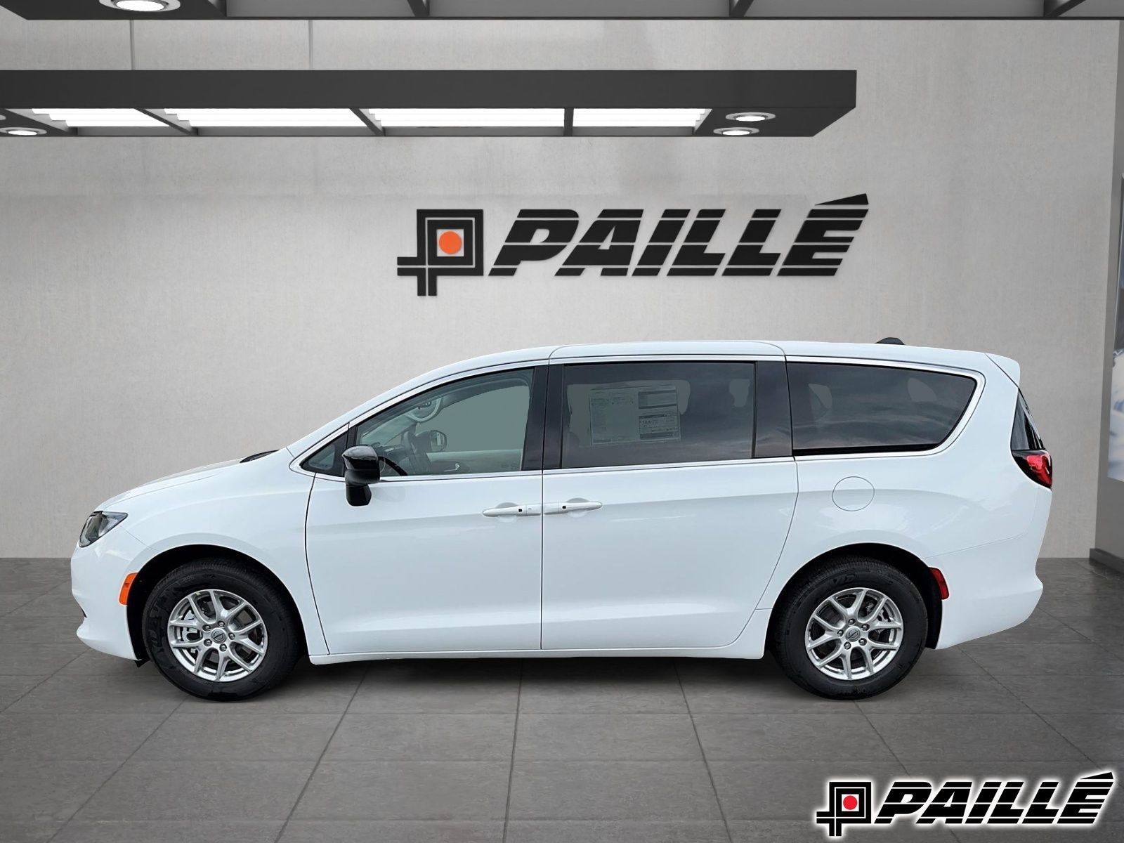 2024 Chrysler Grand Caravan in Nicolet, Quebec