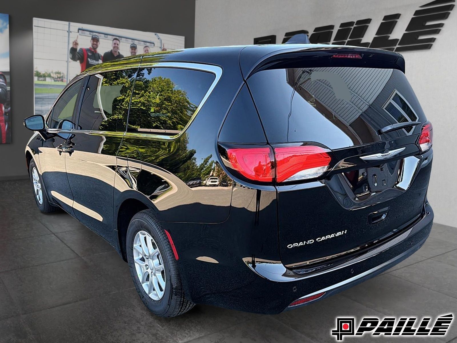 2027 Chrysler Grand Caravan in Nicolet, Quebec