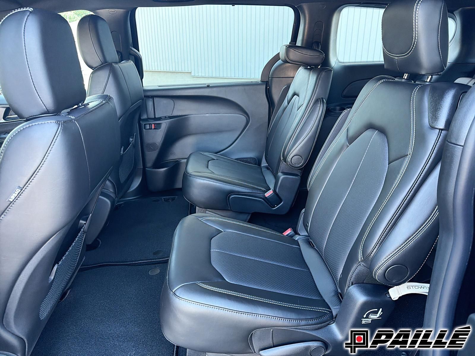 2027 Chrysler Grand Caravan in Nicolet, Quebec