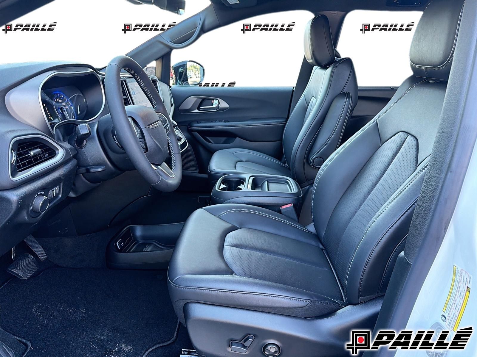 2027 Chrysler Grand Caravan in Nicolet, Quebec