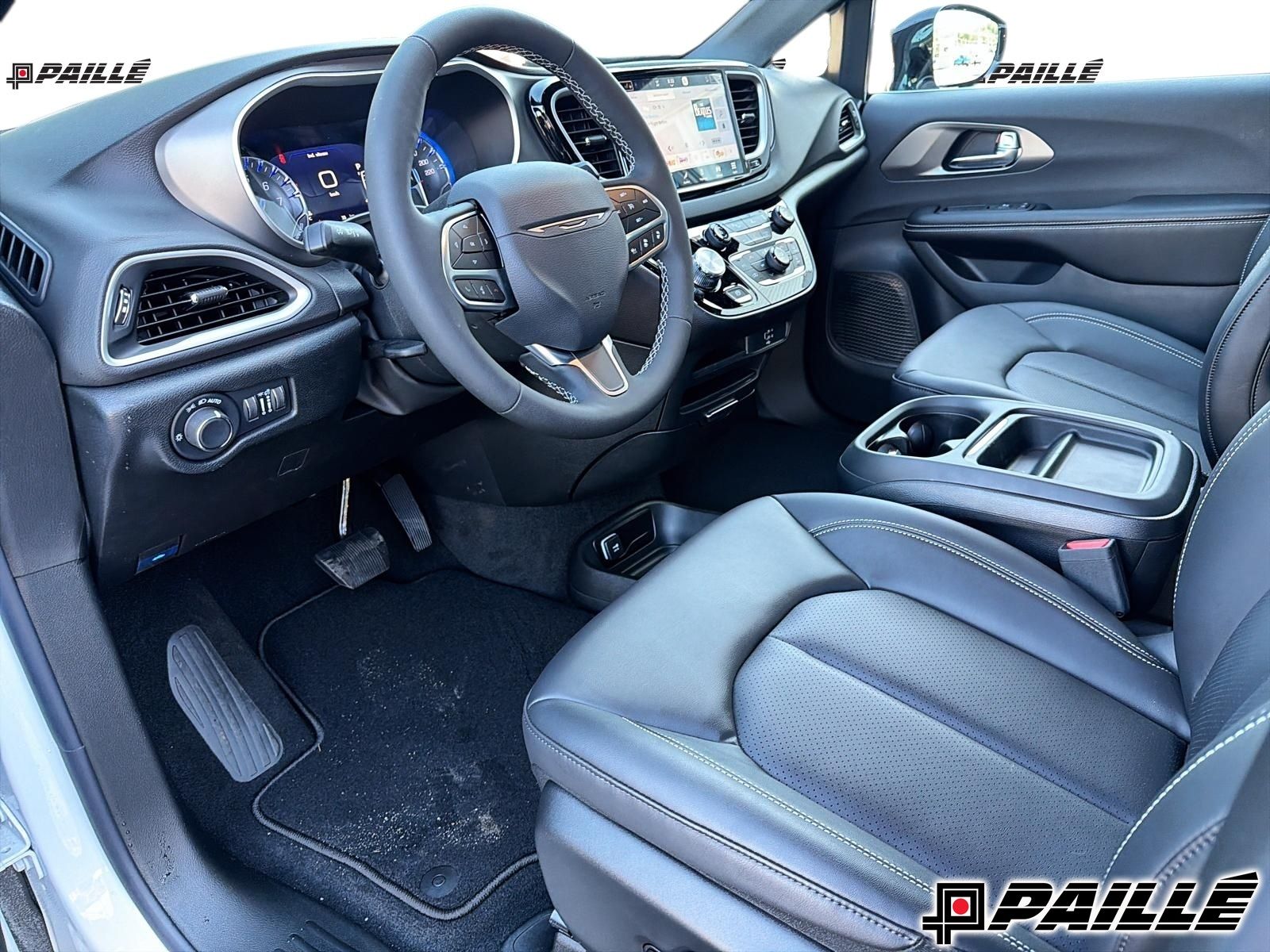 2027 Chrysler Grand Caravan in Nicolet, Quebec