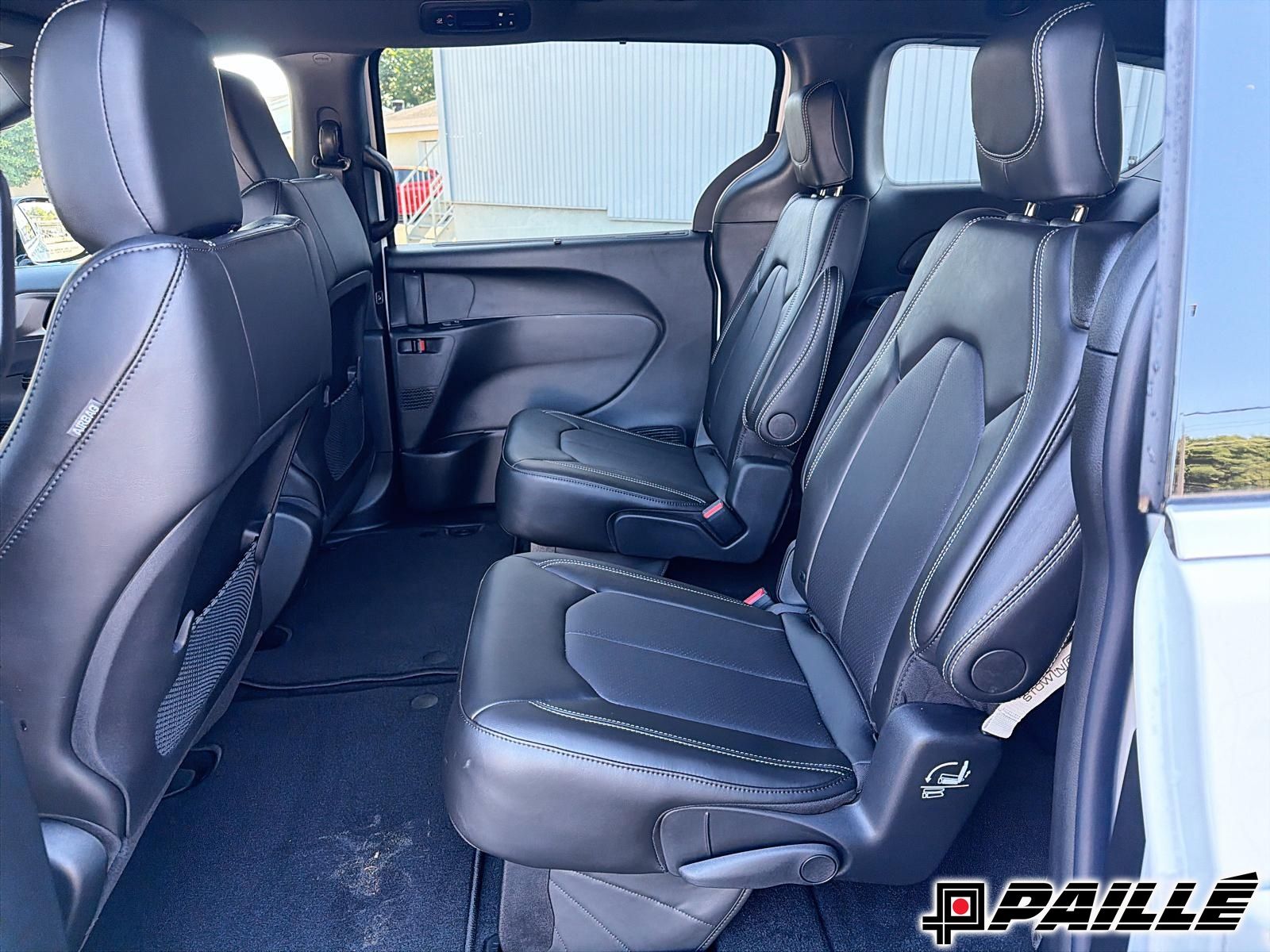 2027 Chrysler Grand Caravan in Nicolet, Quebec