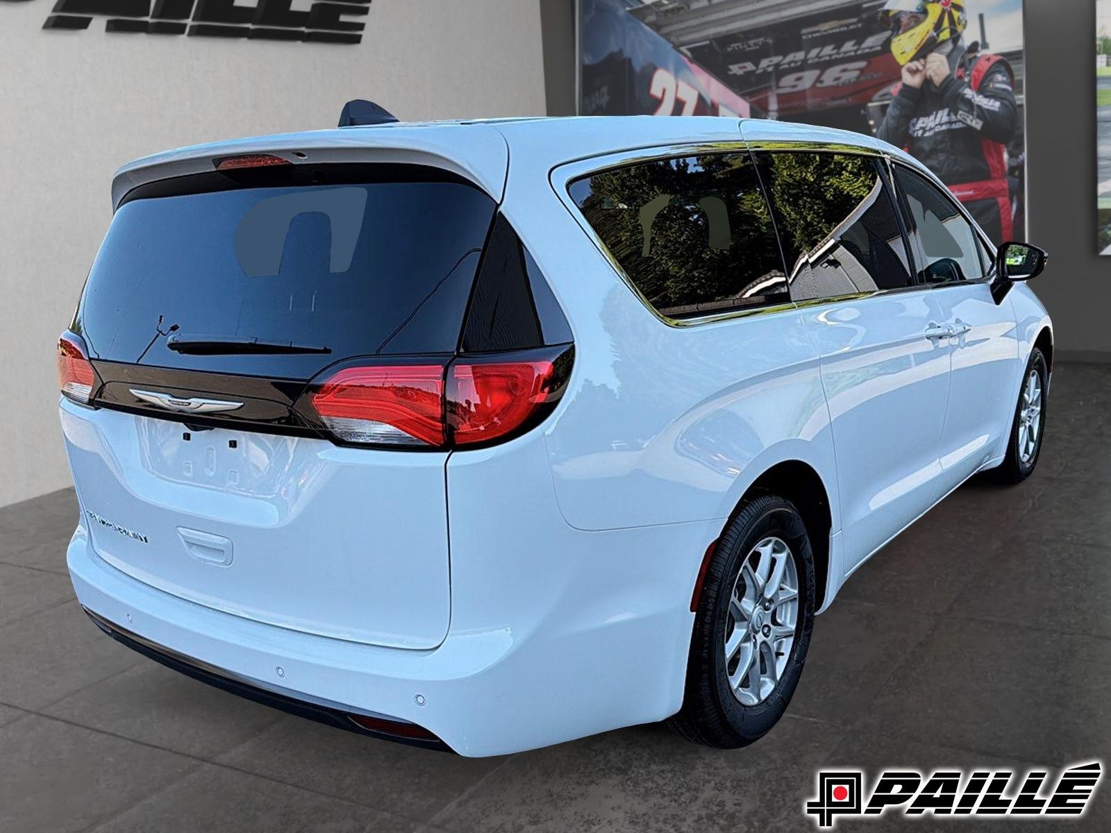 2027 Chrysler Grand Caravan in Nicolet, Quebec