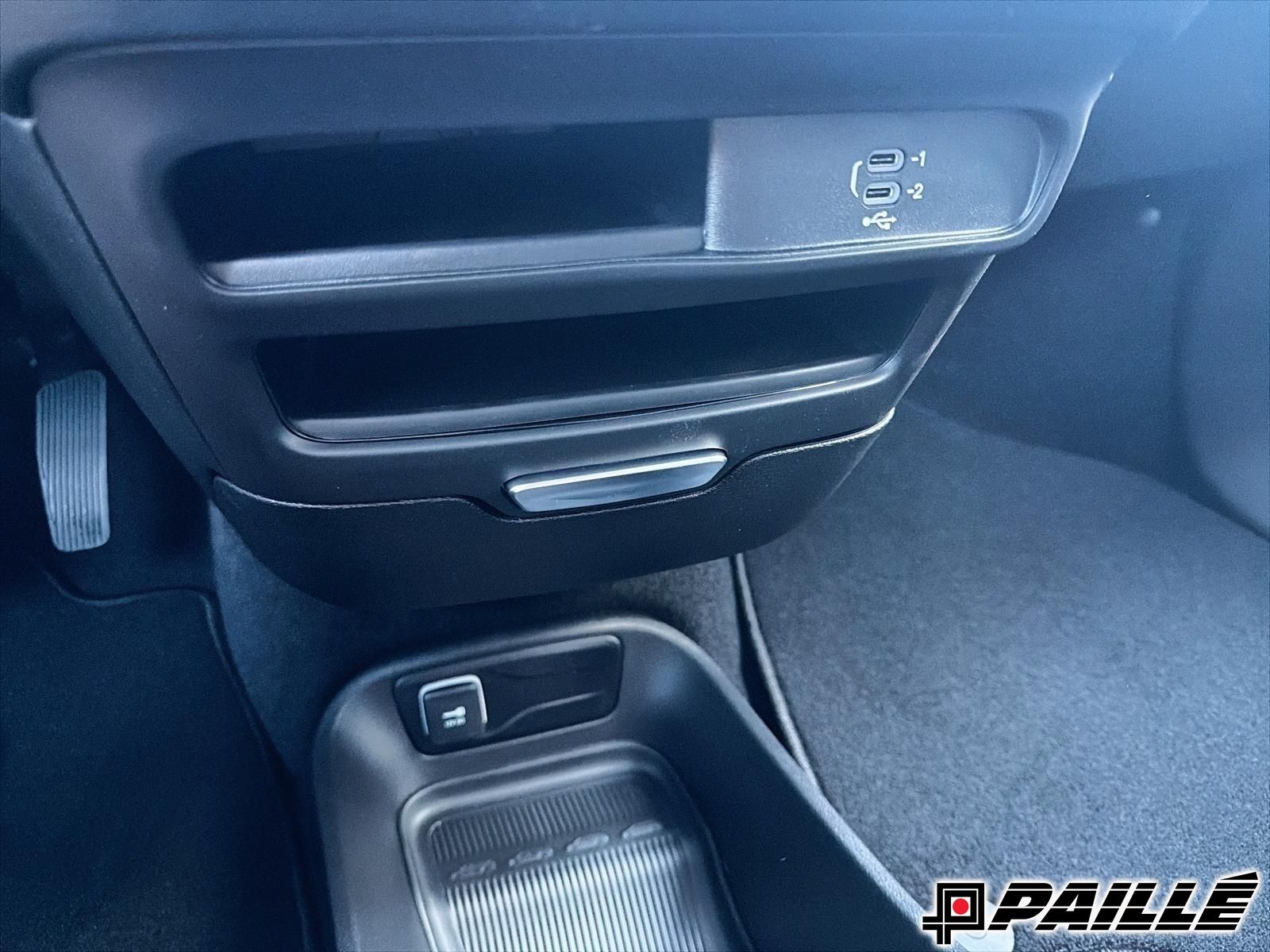 2027 Chrysler Grand Caravan in Nicolet, Quebec