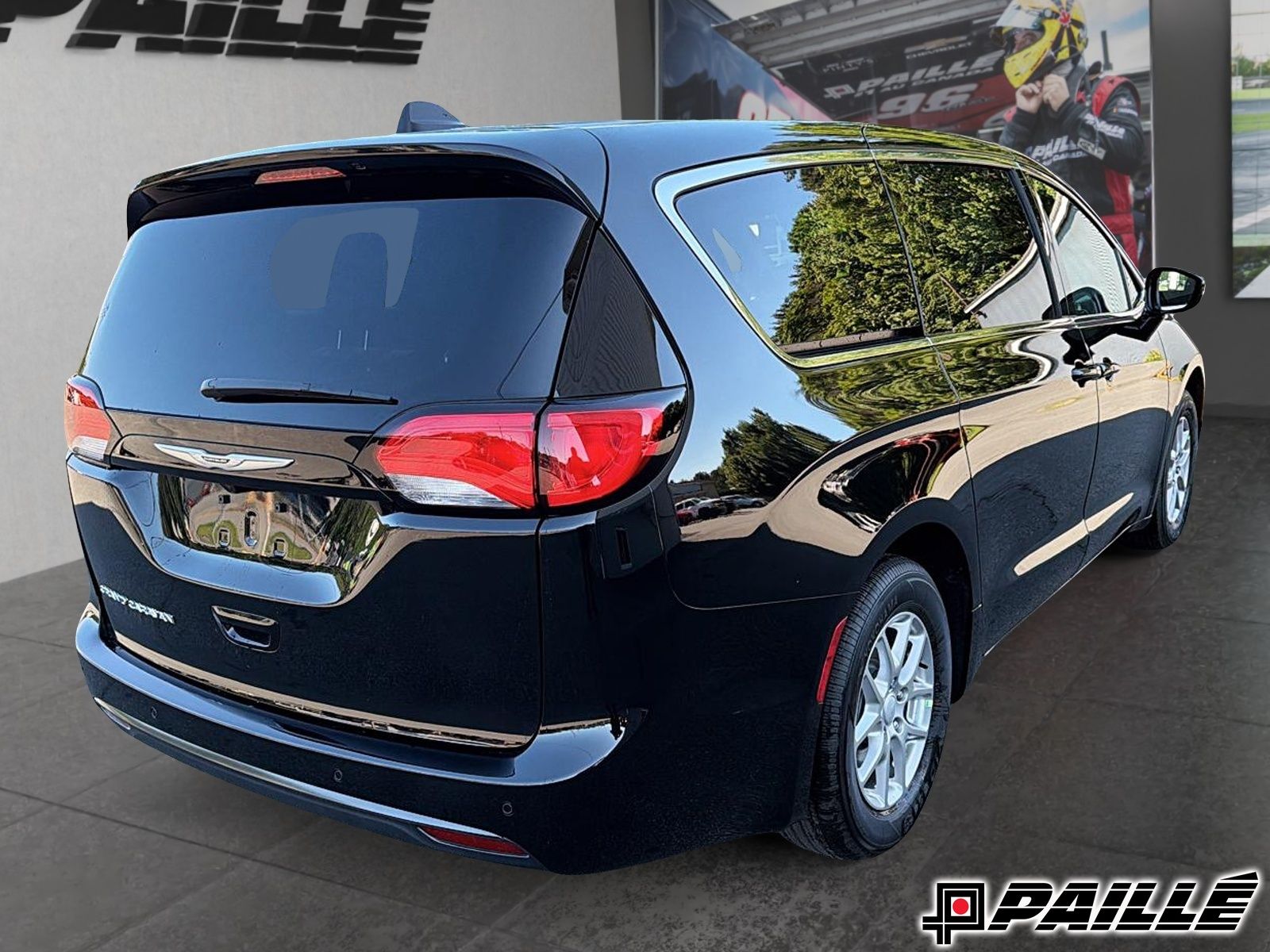 2027 Chrysler Grand Caravan in Nicolet, Quebec