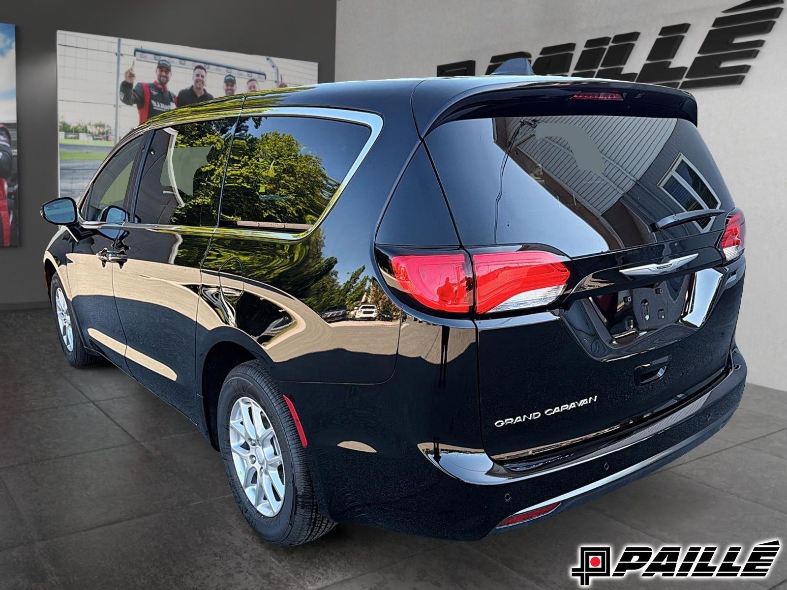 2027 Chrysler Grand Caravan in Nicolet, Quebec