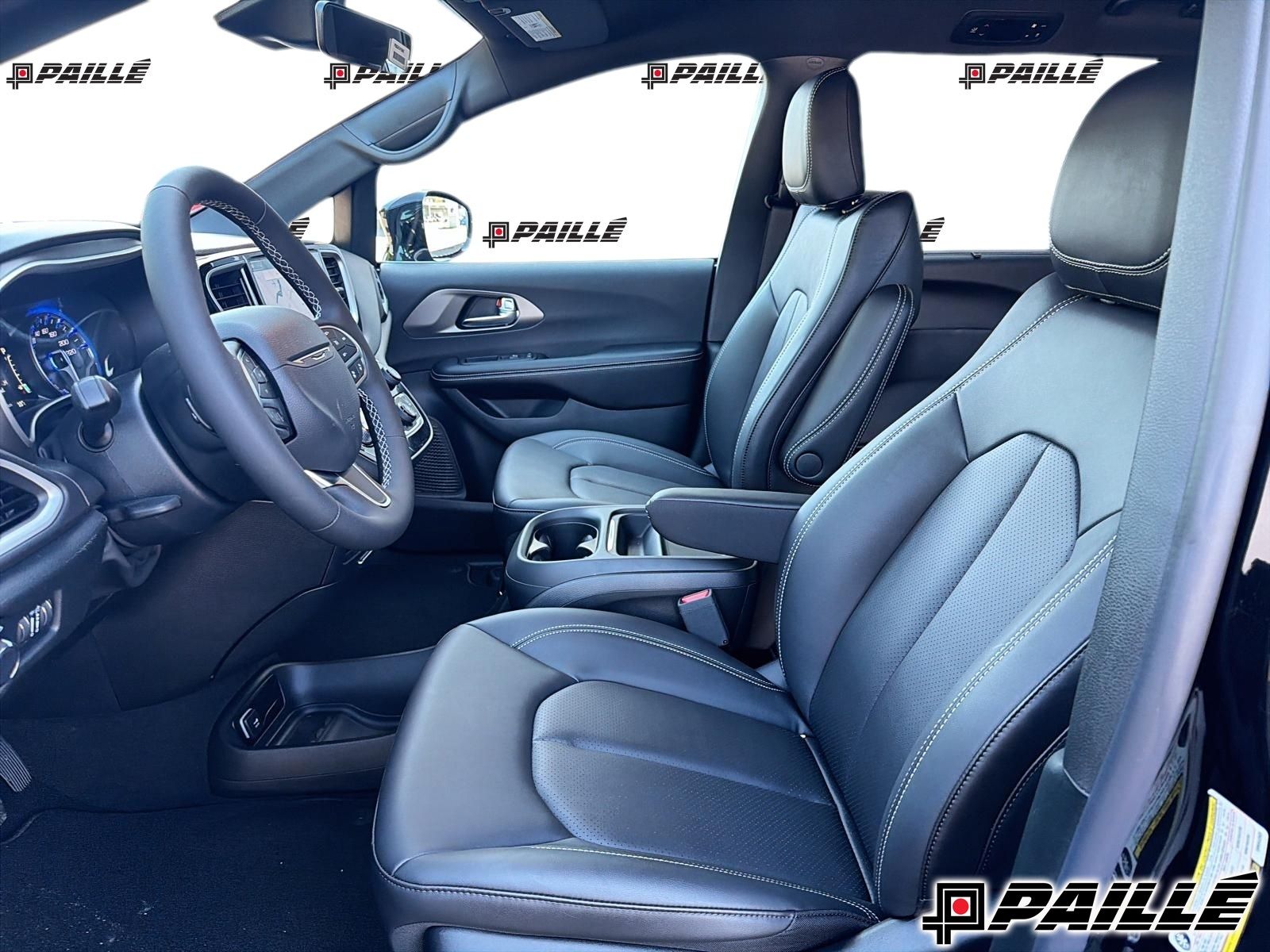 2027 Chrysler Grand Caravan in Nicolet, Quebec