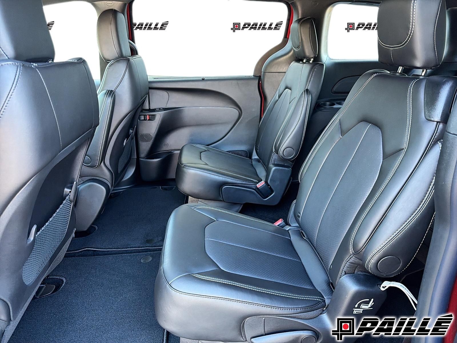 2027 Chrysler Grand Caravan in Nicolet, Quebec