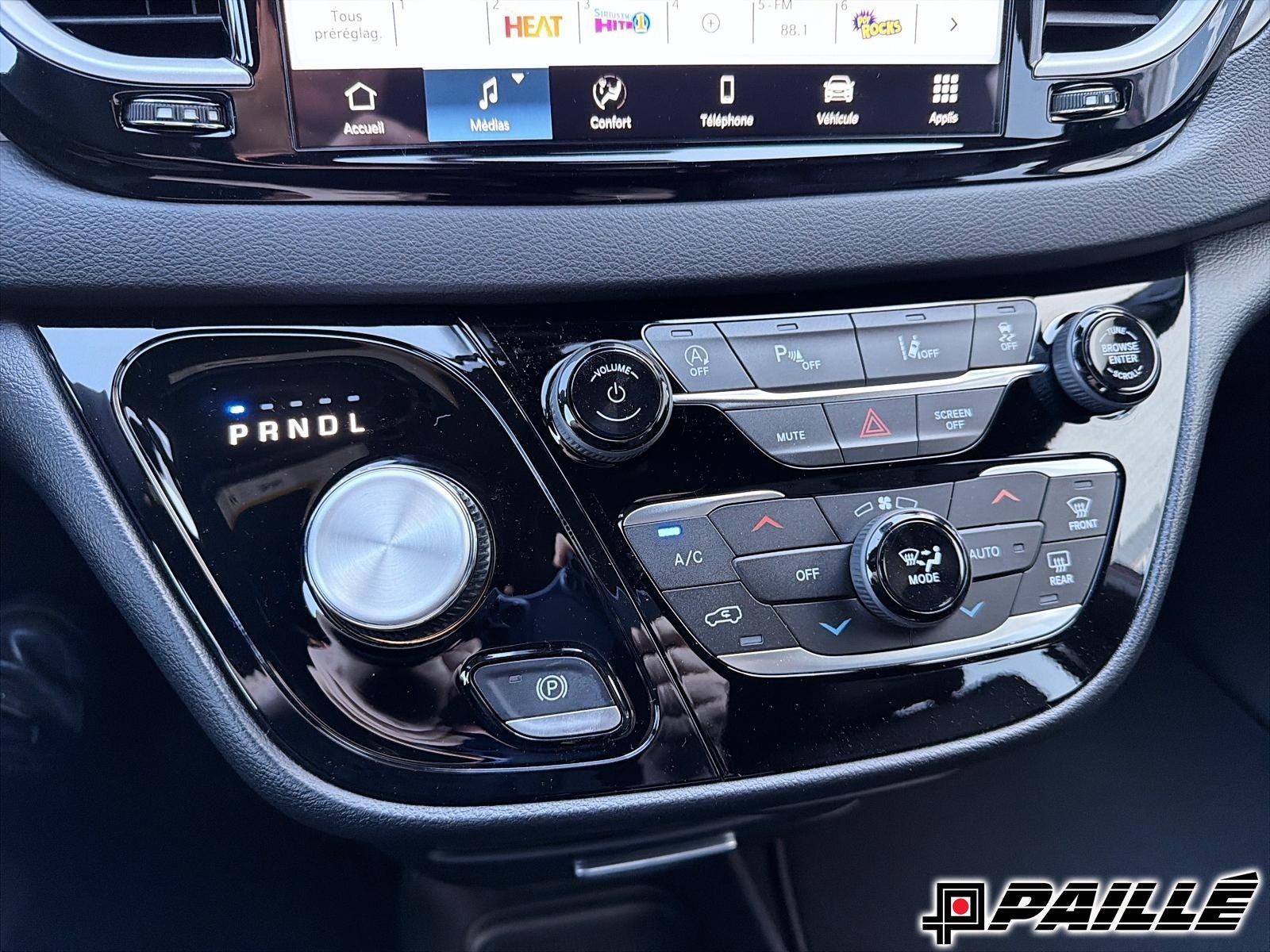 2027 Chrysler Grand Caravan in Nicolet, Quebec