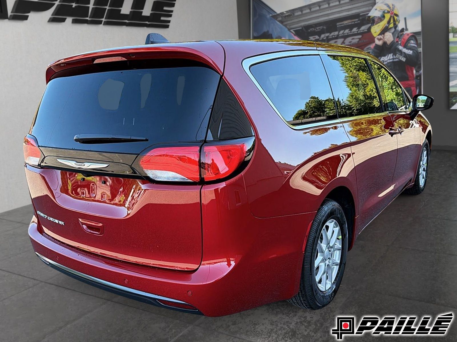 2027 Chrysler Grand Caravan in Nicolet, Quebec