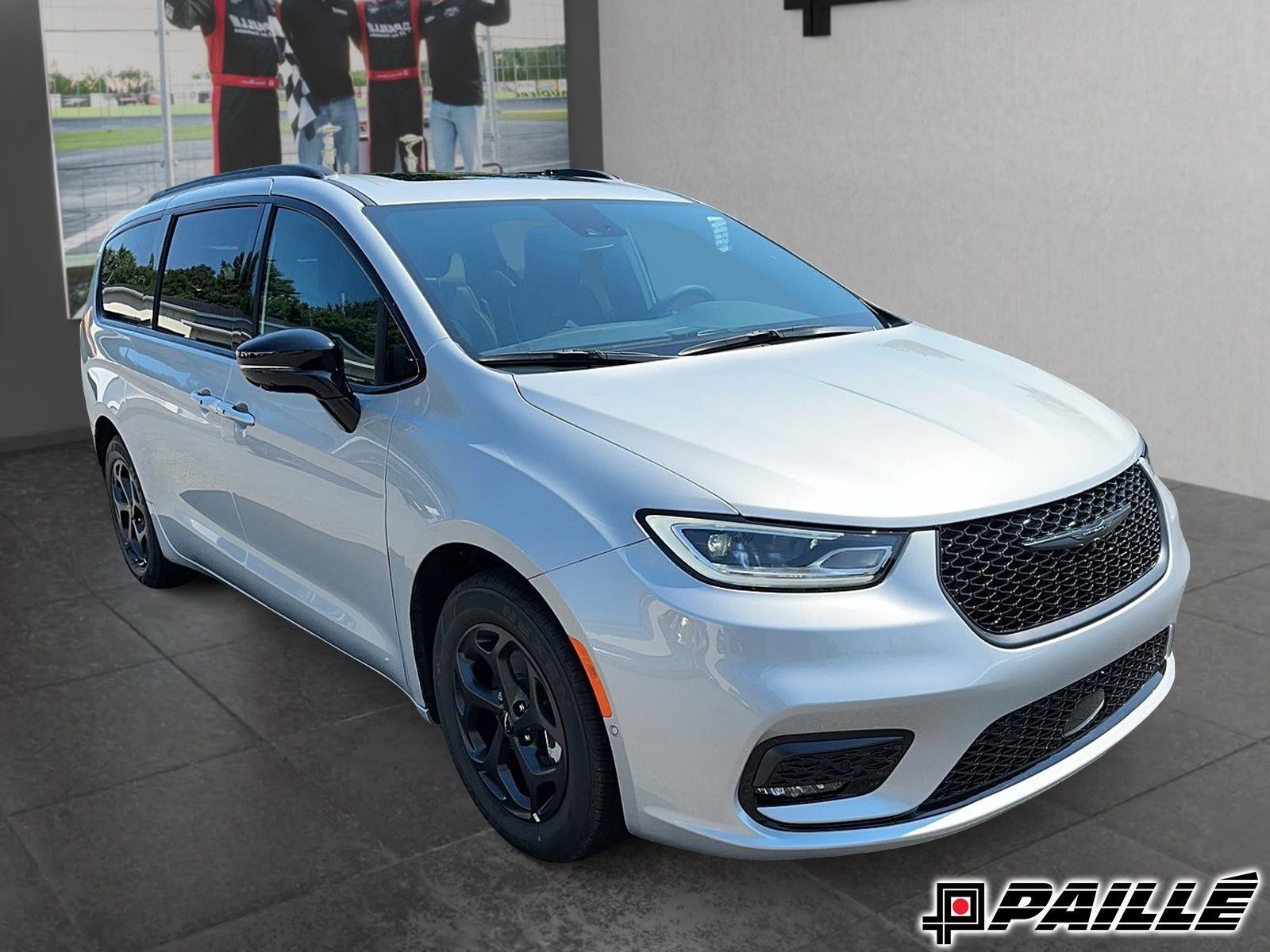 2024 Chrysler Pacifica Hybrid in Sorel-Tracy, Quebec