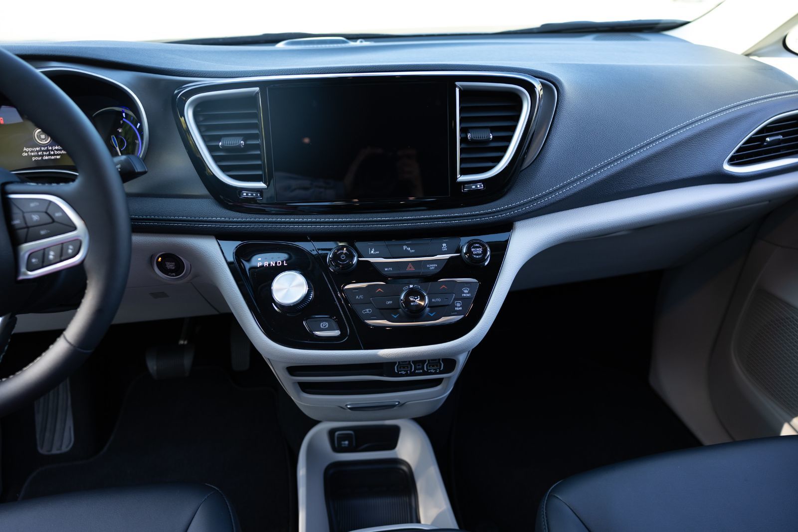 Chrysler Pacifica Hybrid  2024 à Nicolet, Québec